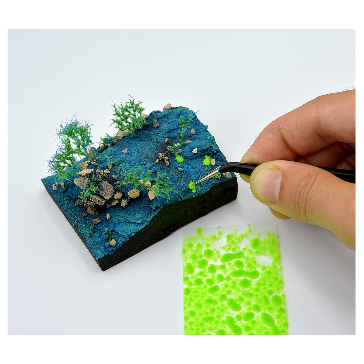 AK Interactive Radioactive Green Moss