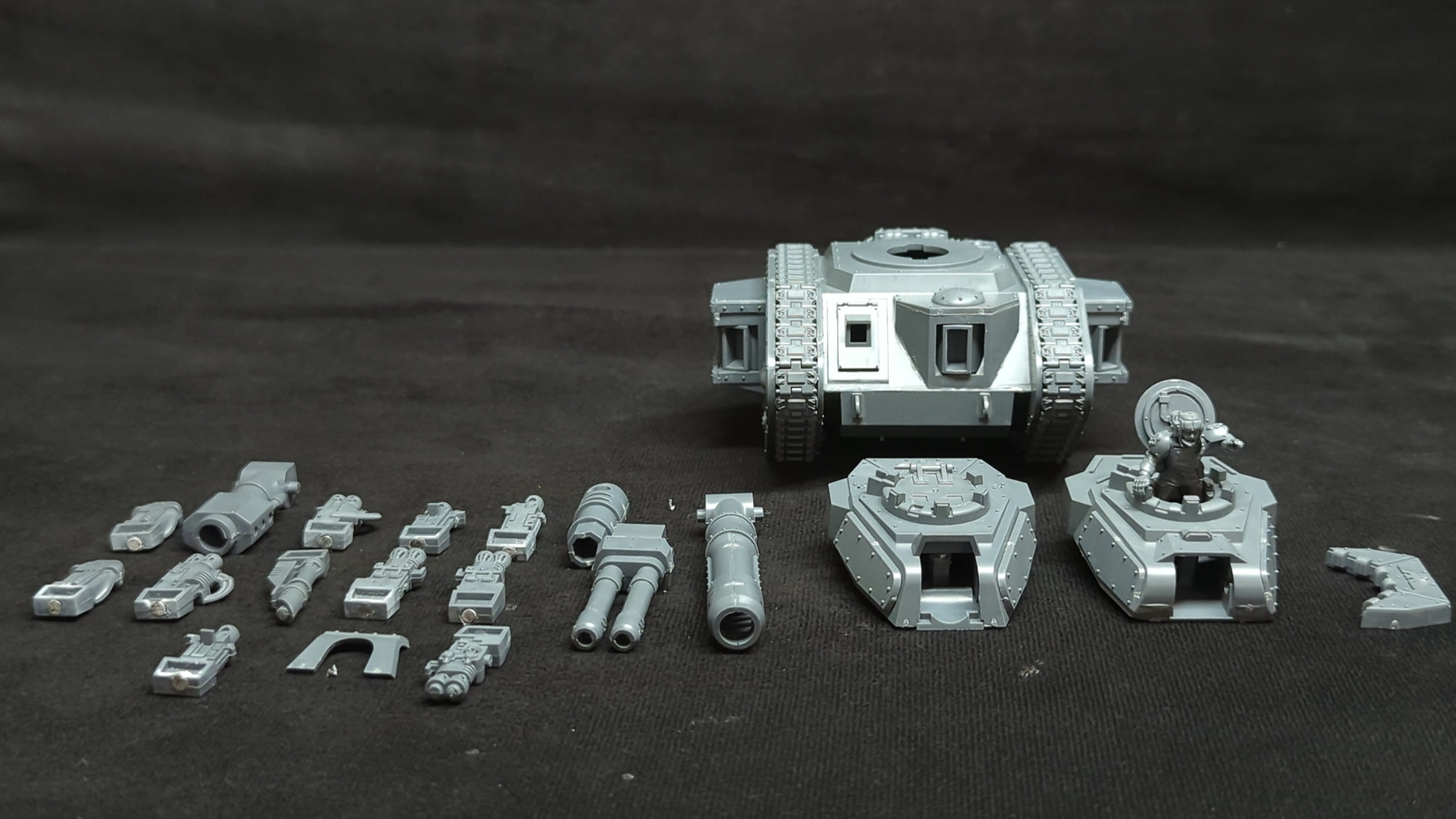 Warhammer 40k Astra Militarum Leman Russ Battle Tank Multi-kit x1