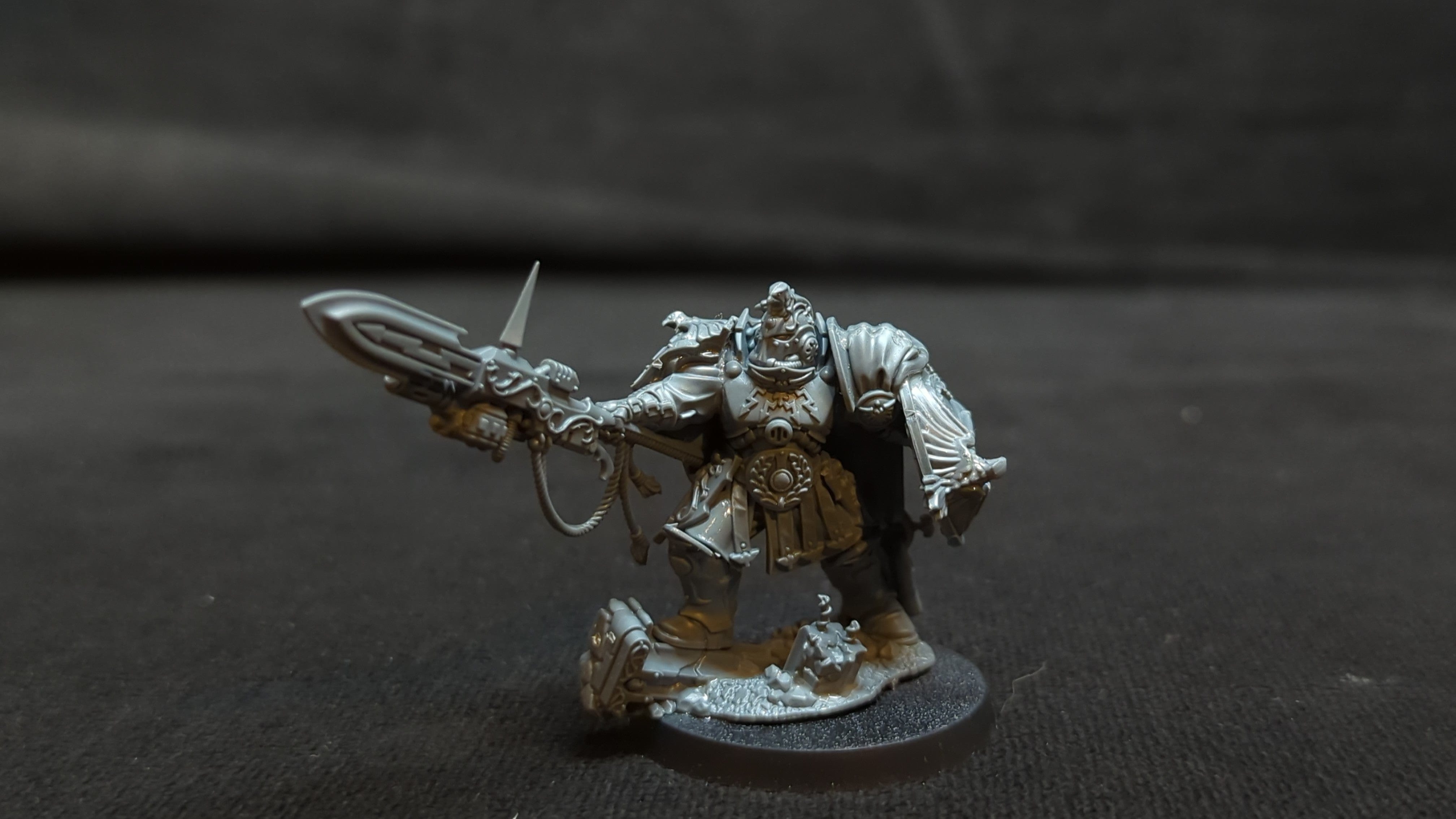 Warhammer 40k Adeptus Custodes Shield Captain x1