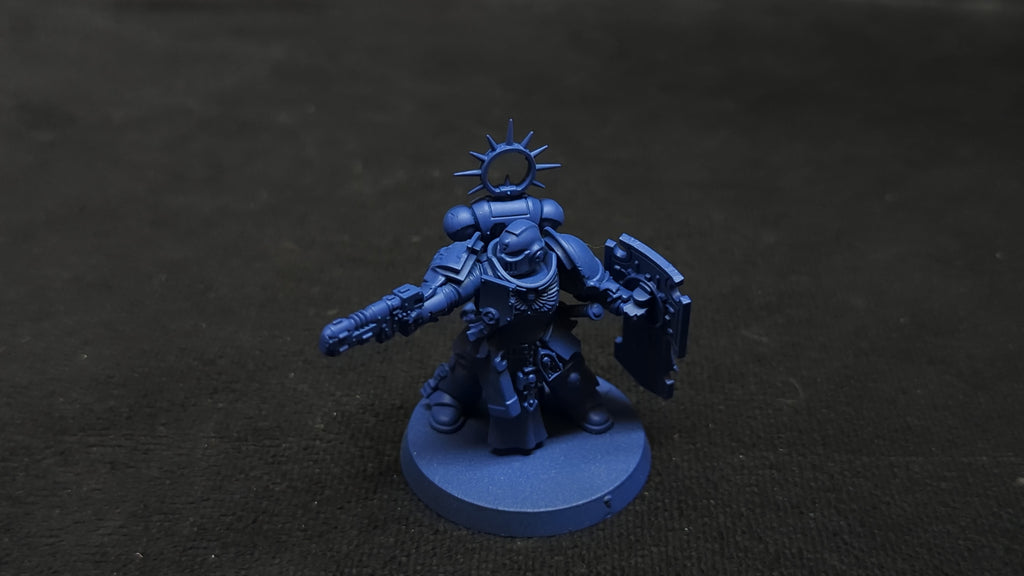 Warhammer 40k Space Marines Lieutenant with Storm Shield x1