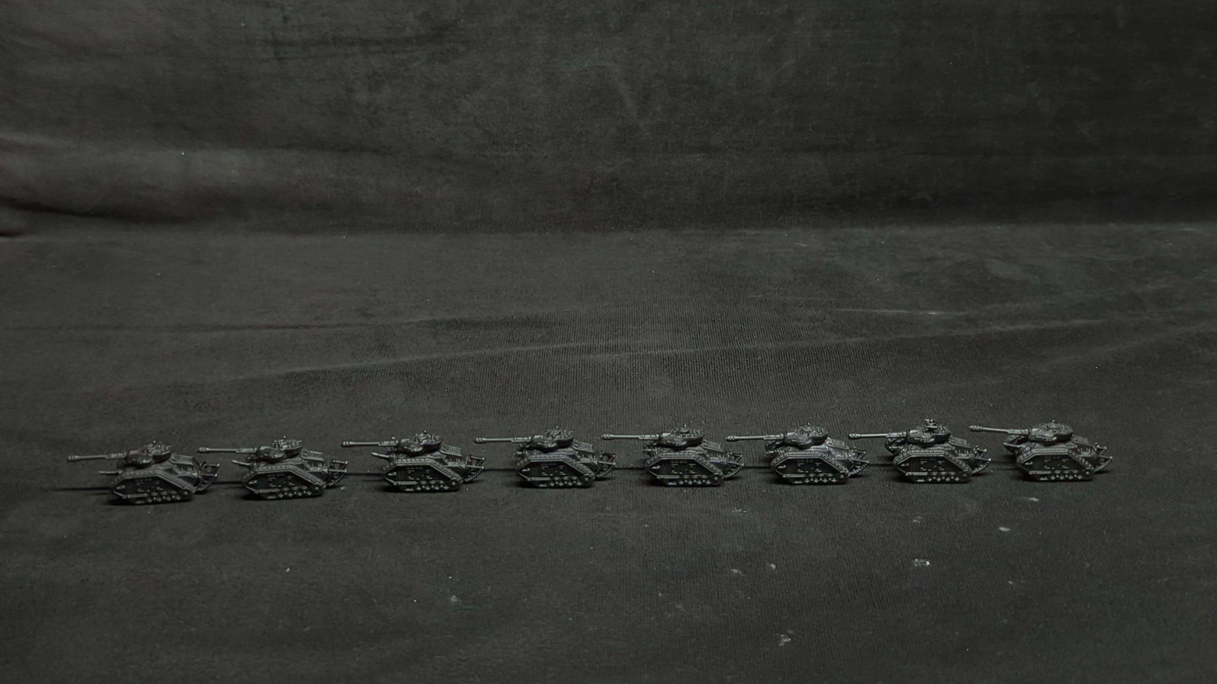 Legions Imperialis Legions Imperialis: Leman Russ Strike Squadron x8