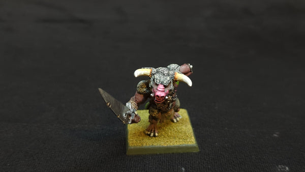 Age of Sigmar The Old World Beastman Breyherds Doombull x1 OOP Painted