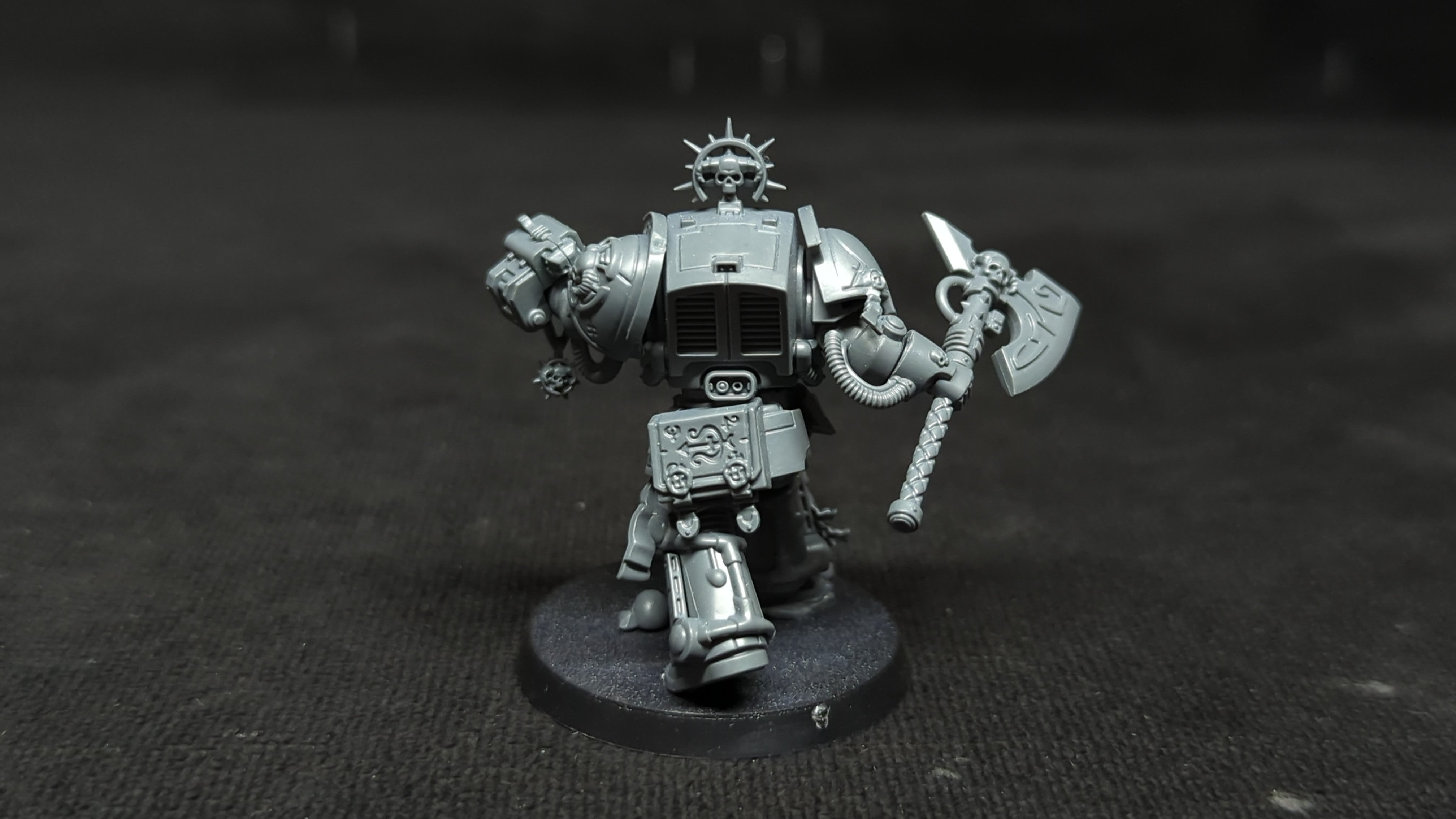 Warhammer 40k Space Marines Librarian in terminator Armour x1