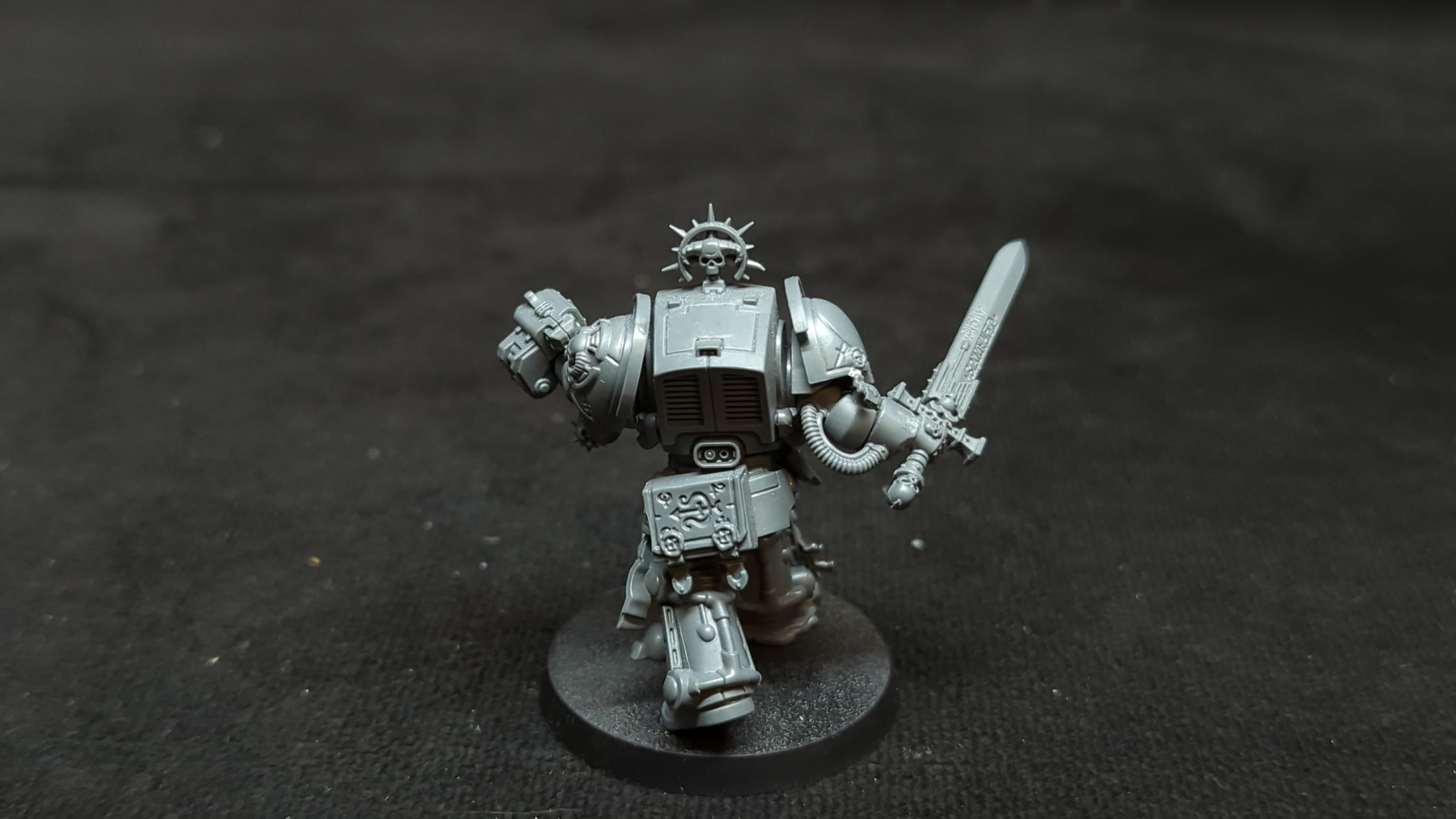 Warhammer 40k Space Marines Librarian in Terminator Armor x1