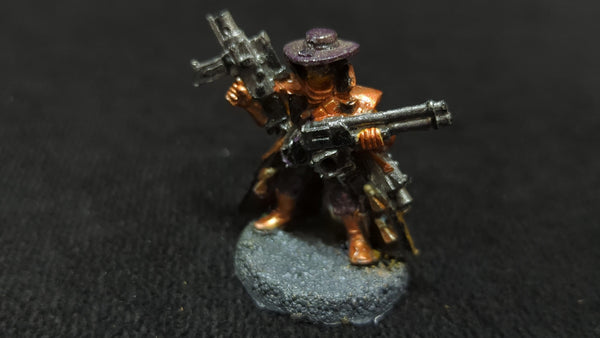 Necromunda Necromunda Outlander Bounty Hunter Trench Coat Delaque x1 OOP Painted
