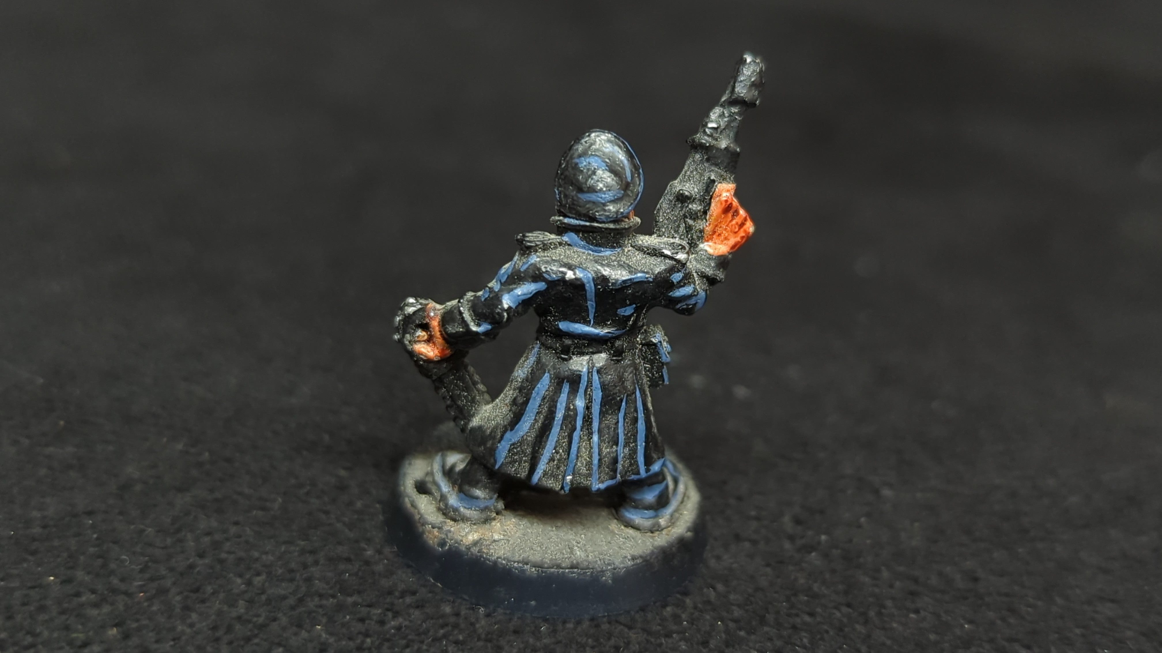 Warhammer 40k Astra Militarum Commissar x1 OOP Painted