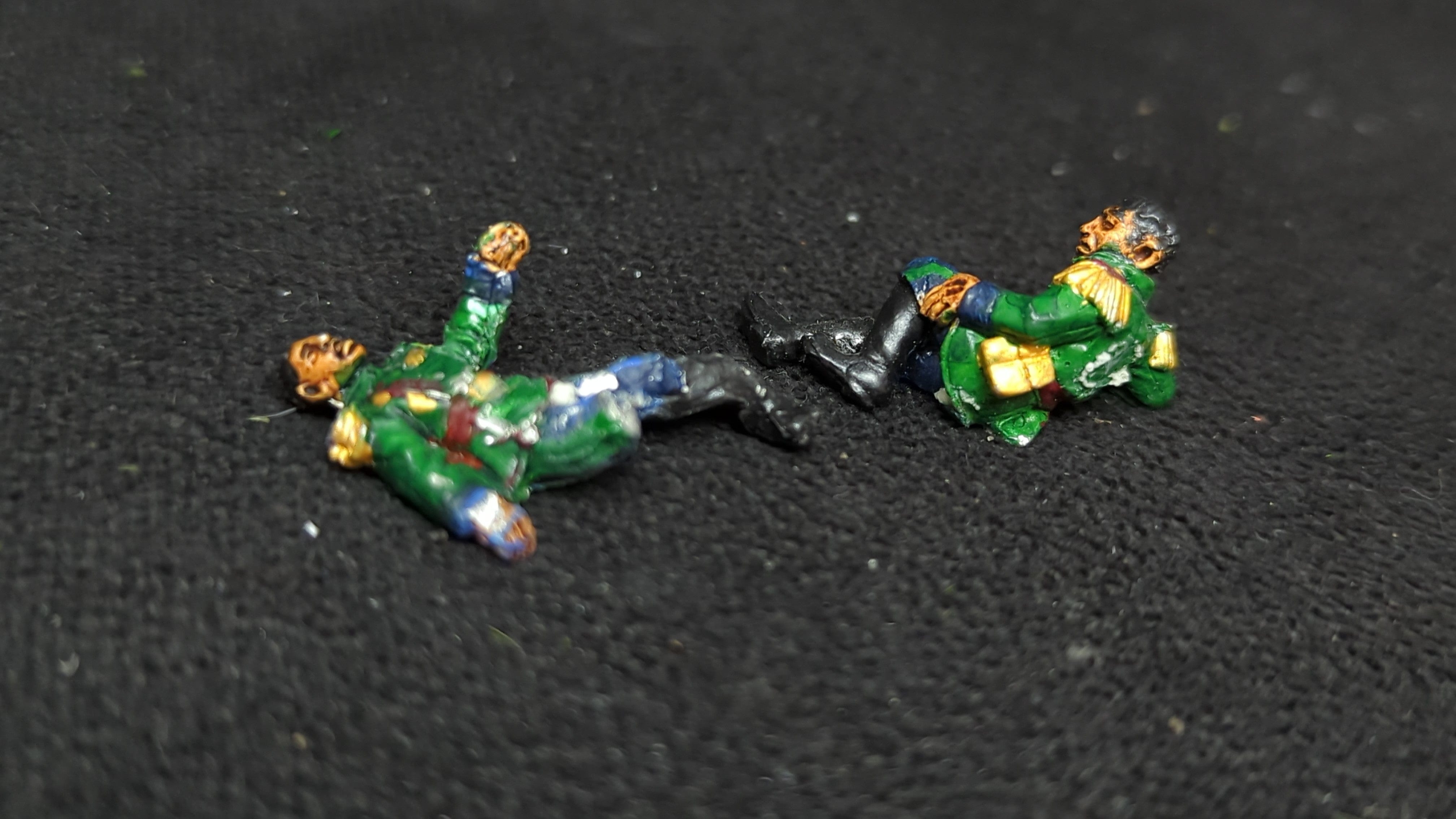 Warhammer 40k Astra Militarum Wounded Guards x2 OOP Painted