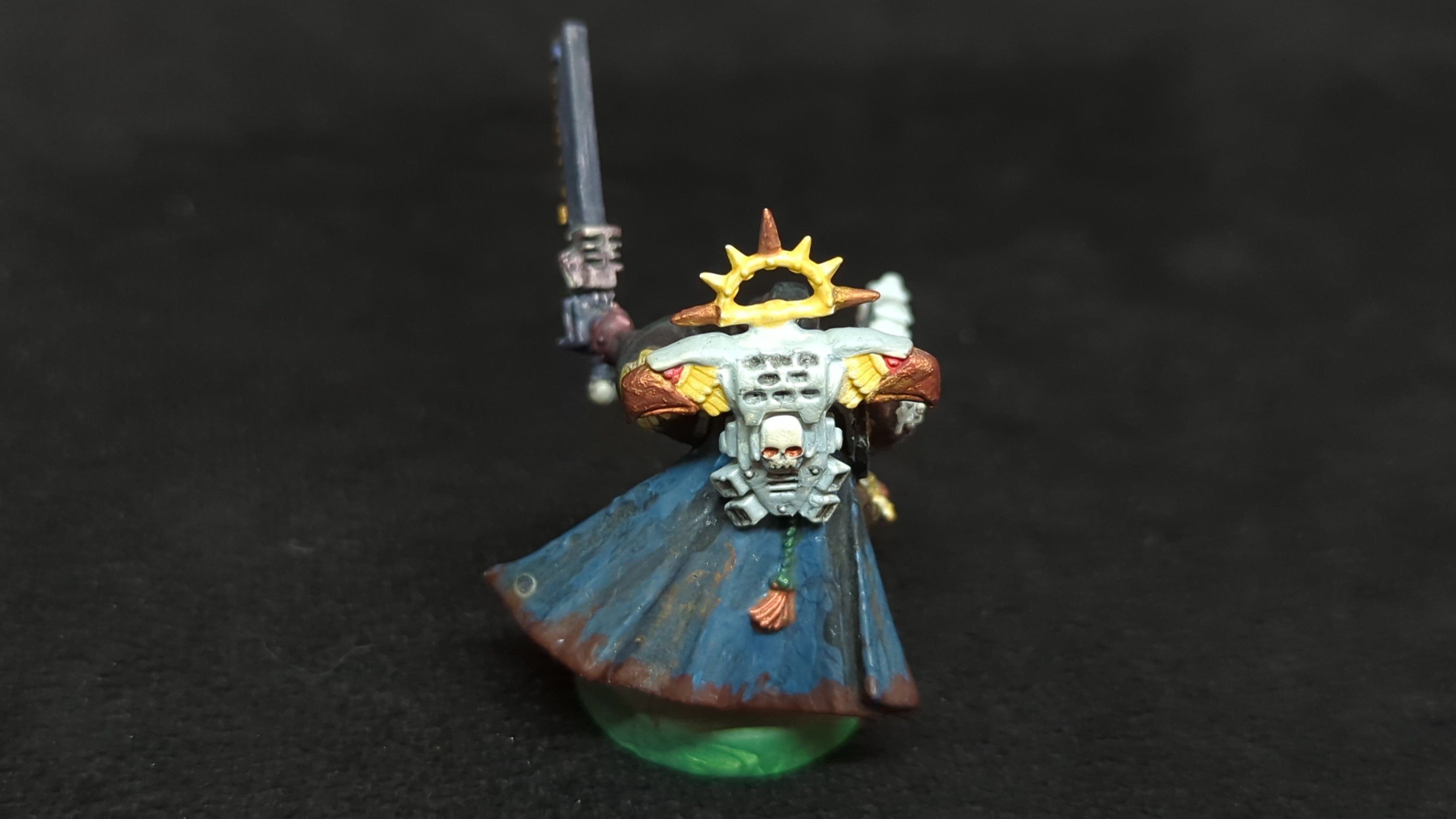 Warhammer 40k Space Marine Captain  (OOP) x1 OOP Painted