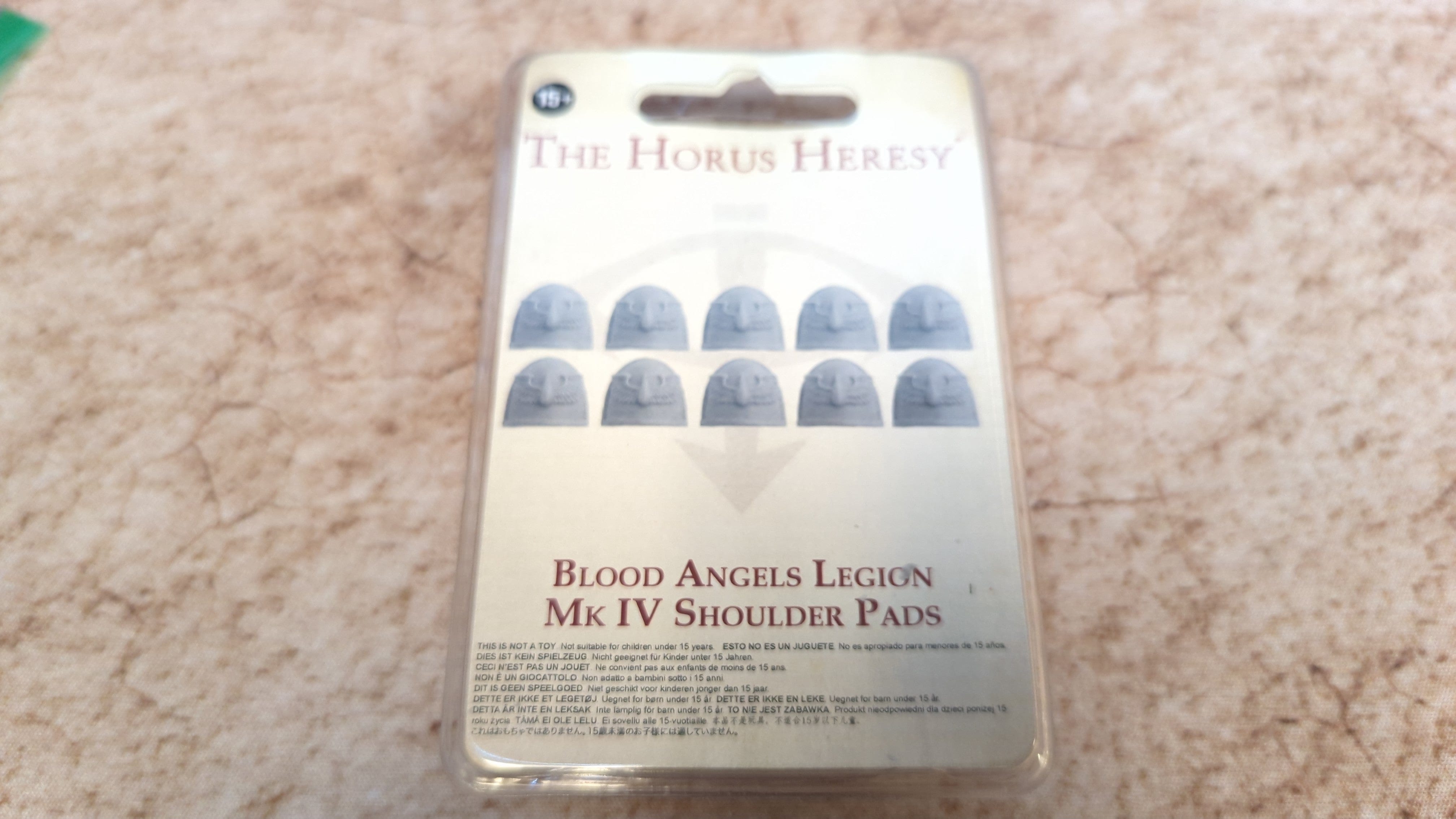 The Horus Heresy Blood Angels Legion MK IV Shoulder Pads x1