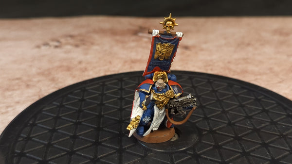 Warhammer 40k Space Marines : Captain (Blackreach) x1 OOP Painted