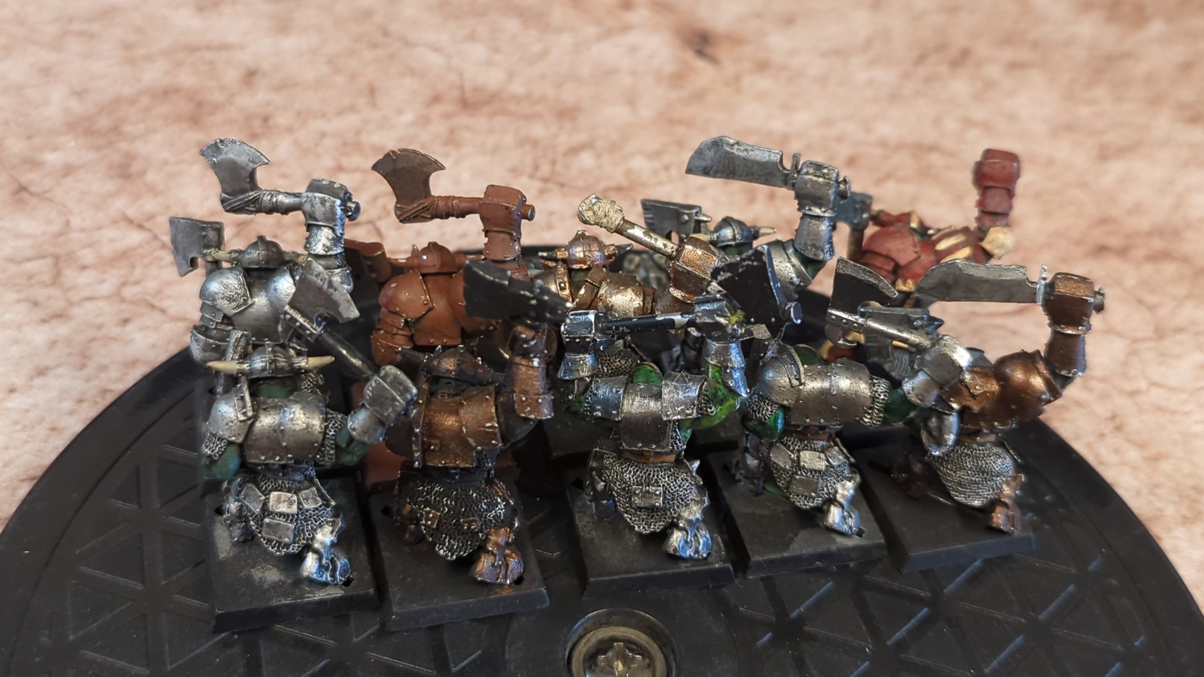 The Old World black orc mob (oop metal) x10