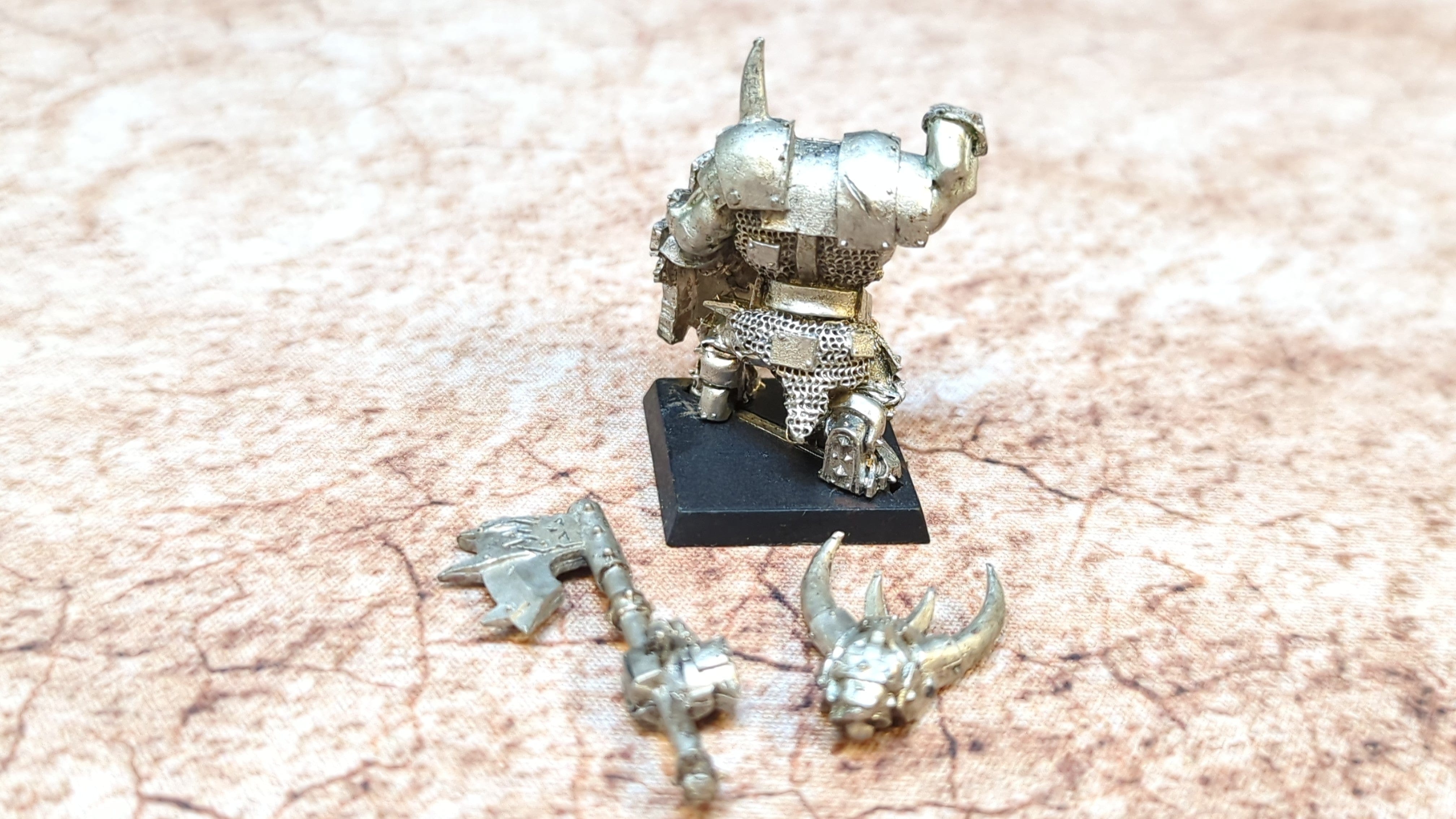 The Old World Black orc boss (oop metal) x1