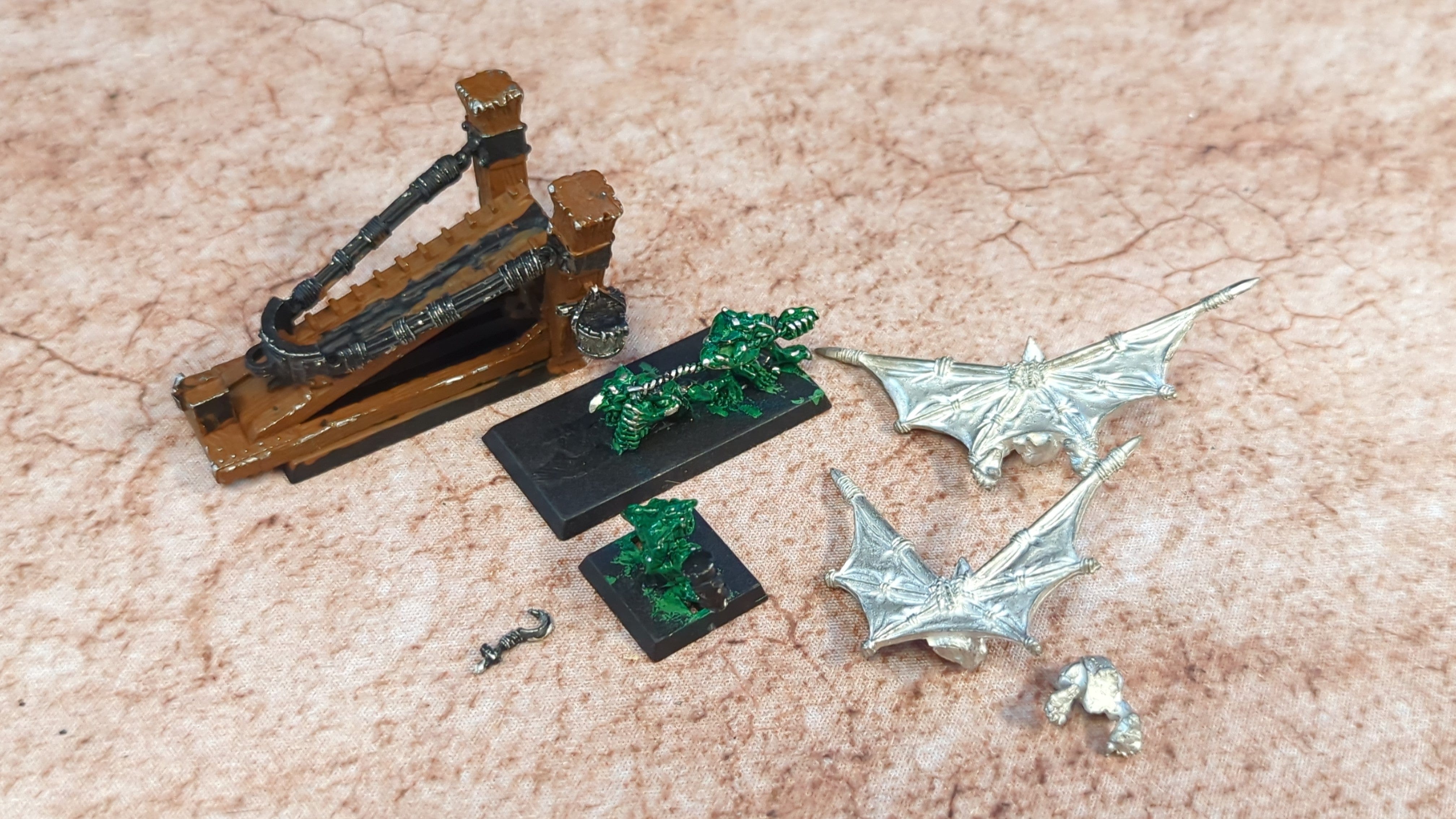 The Old World Orc & Goblin Tribes Doom Diver Catapult x4