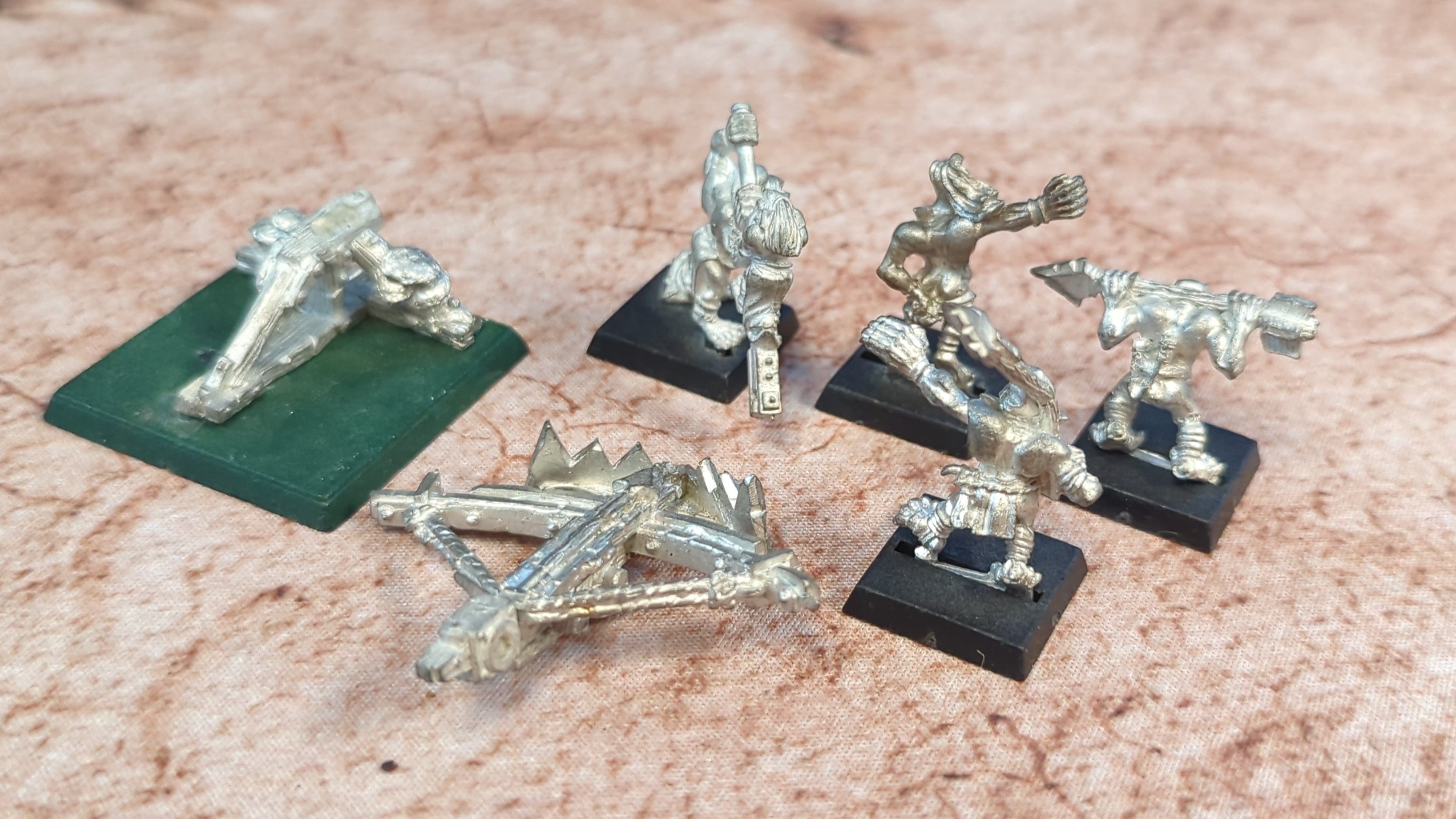 The Old World Orc & Goblin Tribes: Goblin Bolt Throwa x4