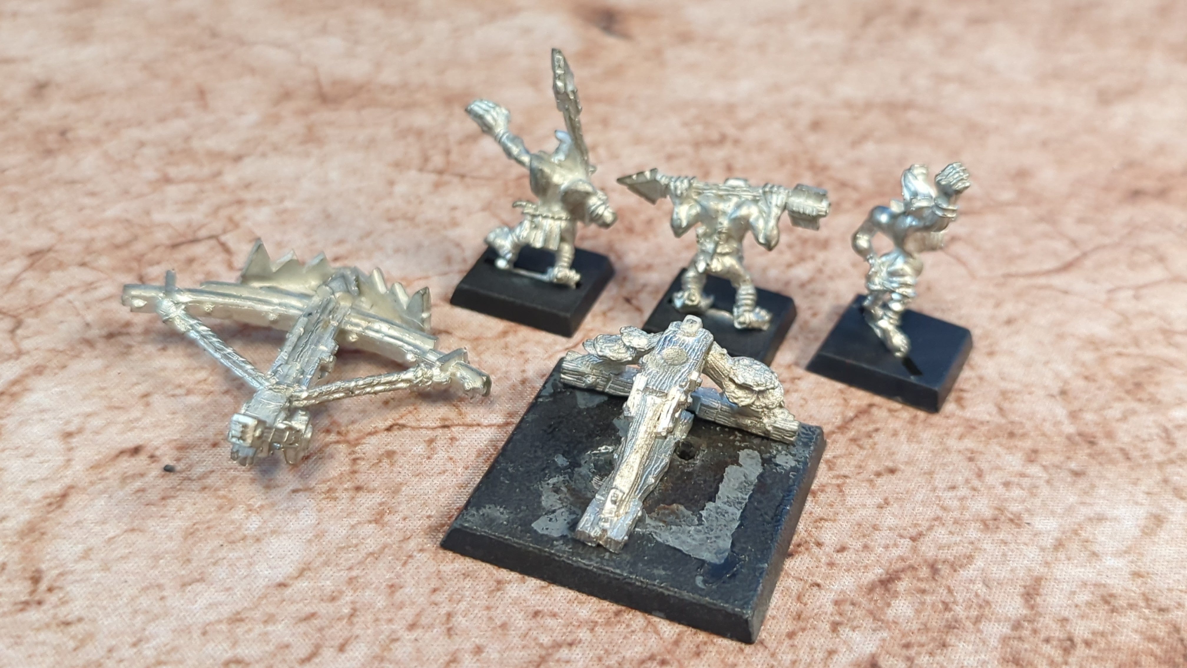 The Old World Orc & Goblin Tribes: Goblin Bolt Throwa x4