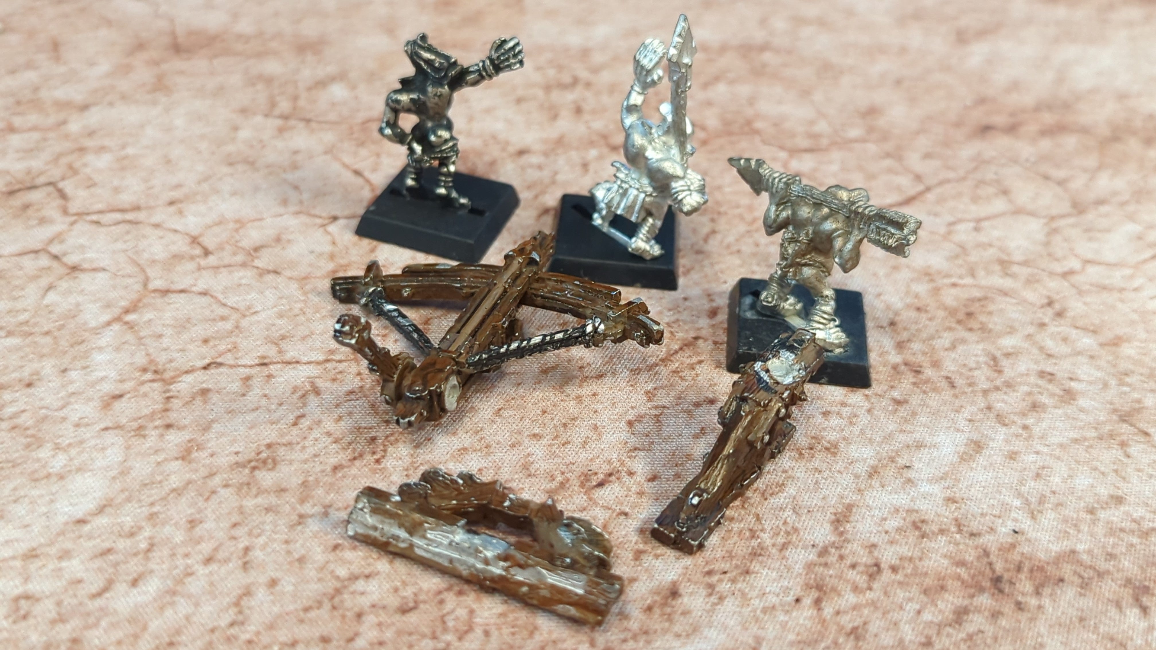 The Old World Orc & Goblin Tribes: Goblin Bolt Throwa x4