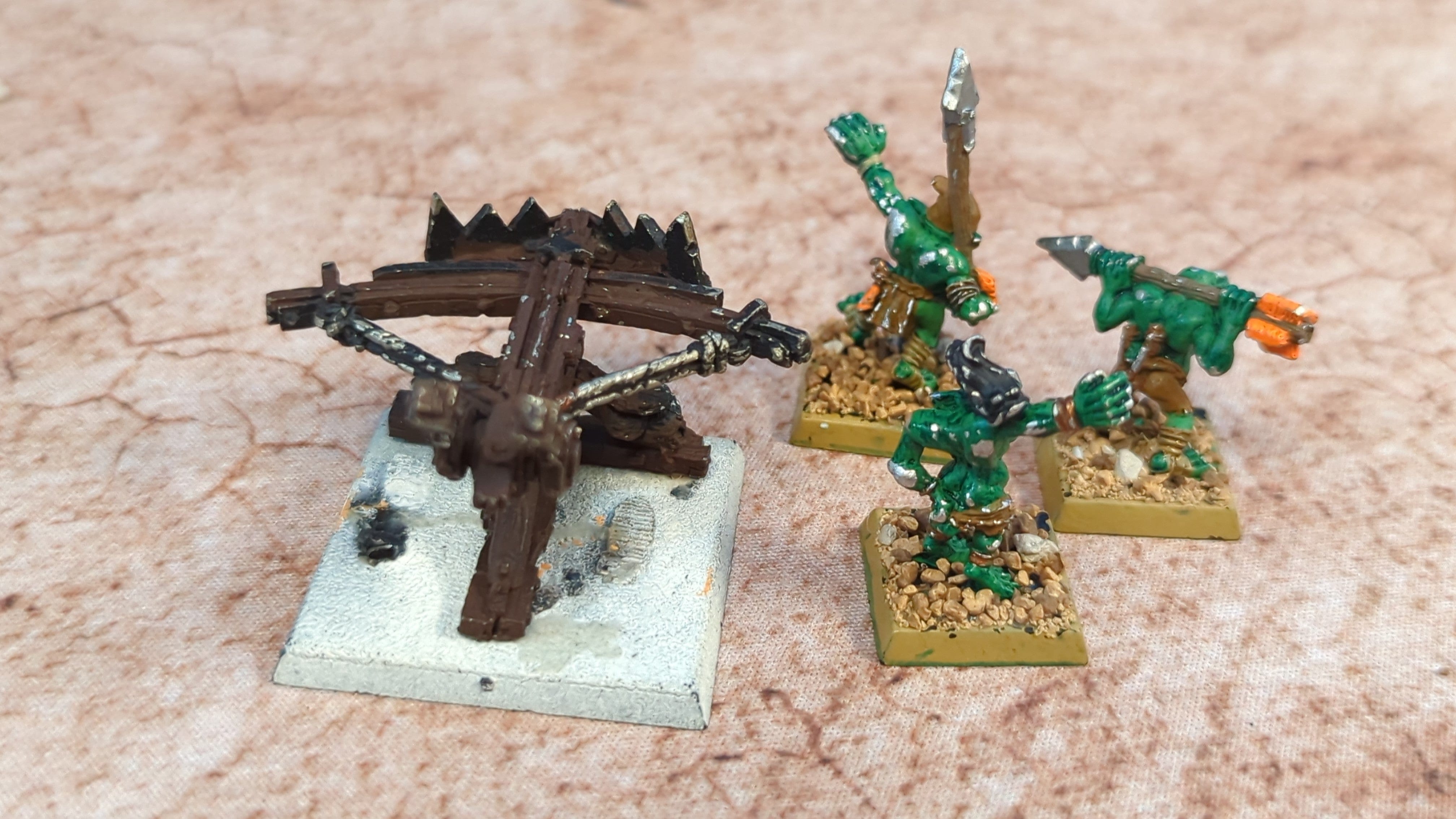 The Old World Orc & Goblin Tribes: Goblin Bolt Throwa x4
