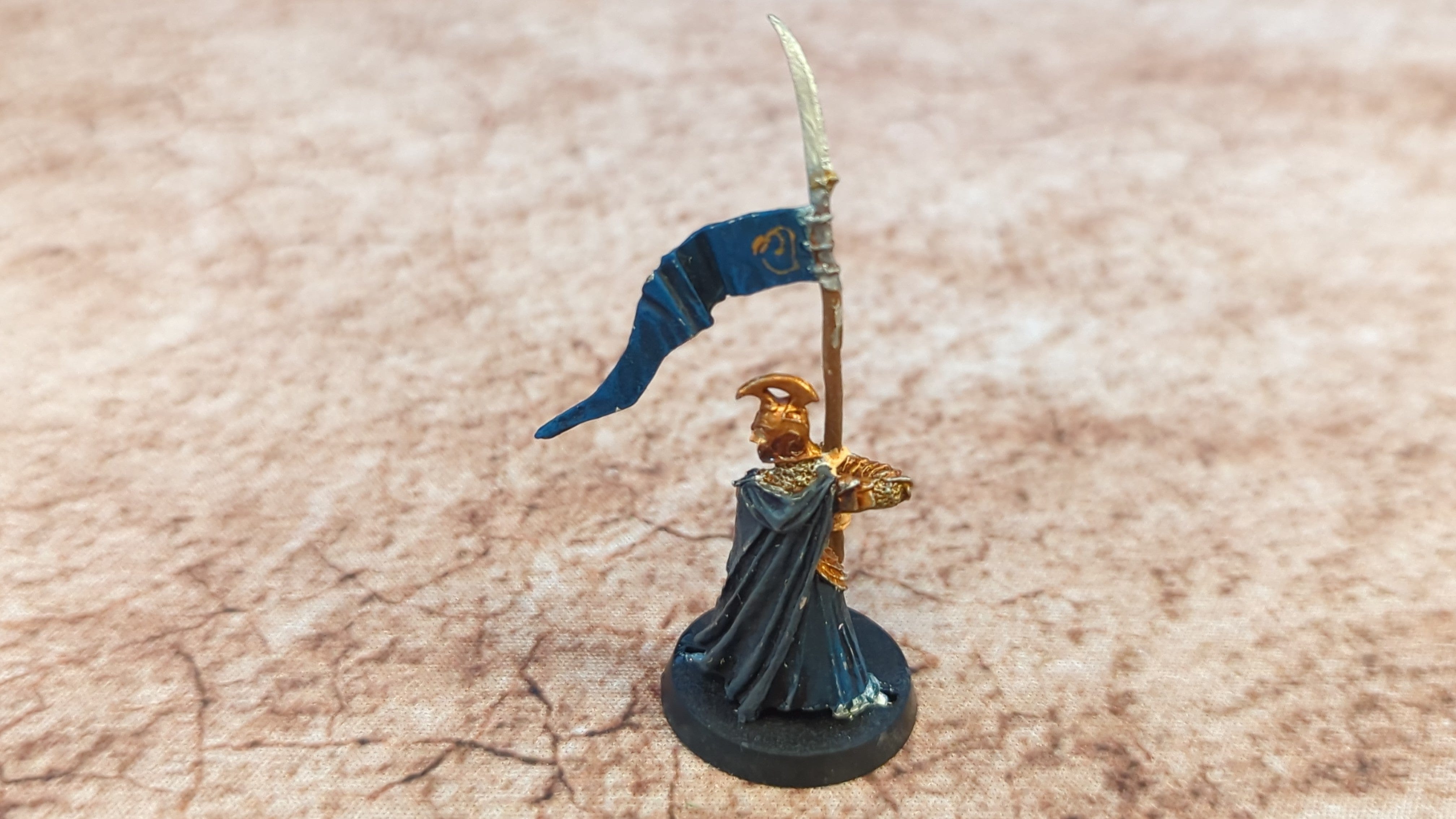 Lord of the Rings Middle-Earth Middle-Earth : High Elf Banner Bearer (OOP Metal) x1