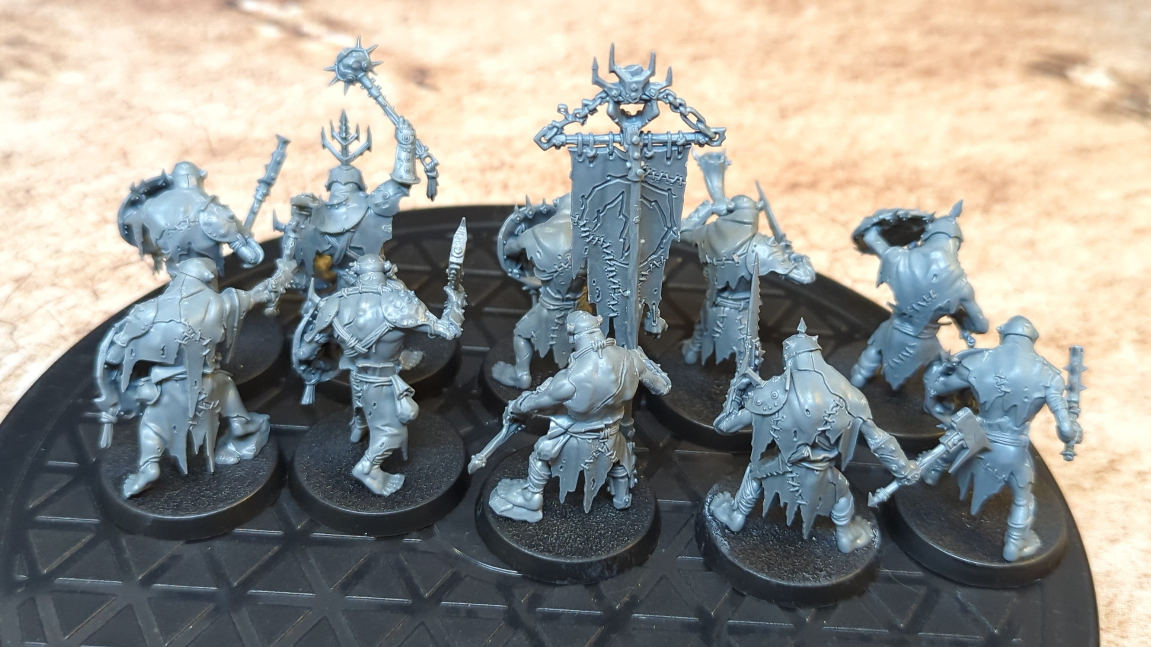 Age of Sigmar Orruk Warclans: Gutrippaz x10