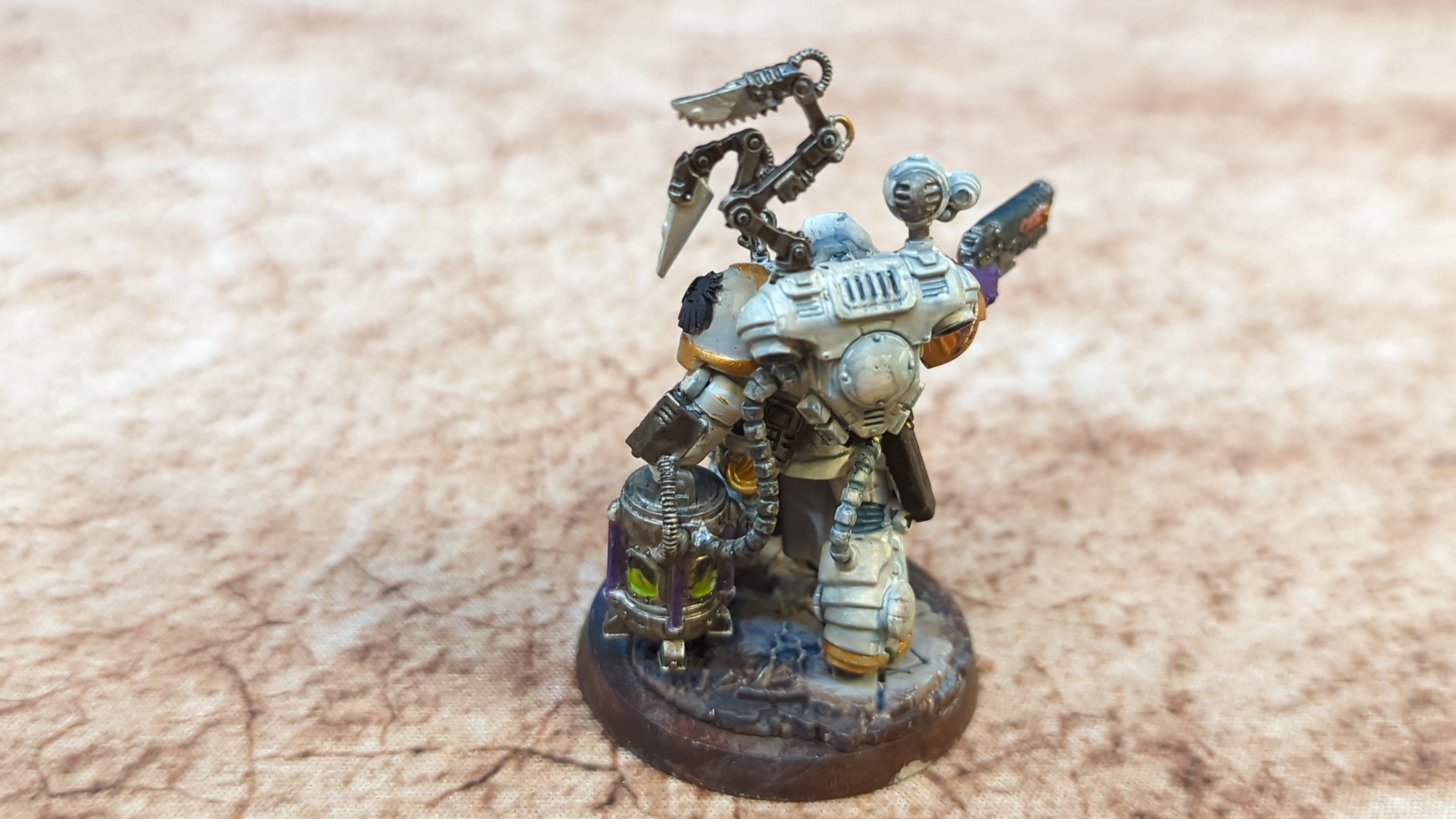 Warhammer 40k Space Marines Apothecary Biologis x1 OOP Painted