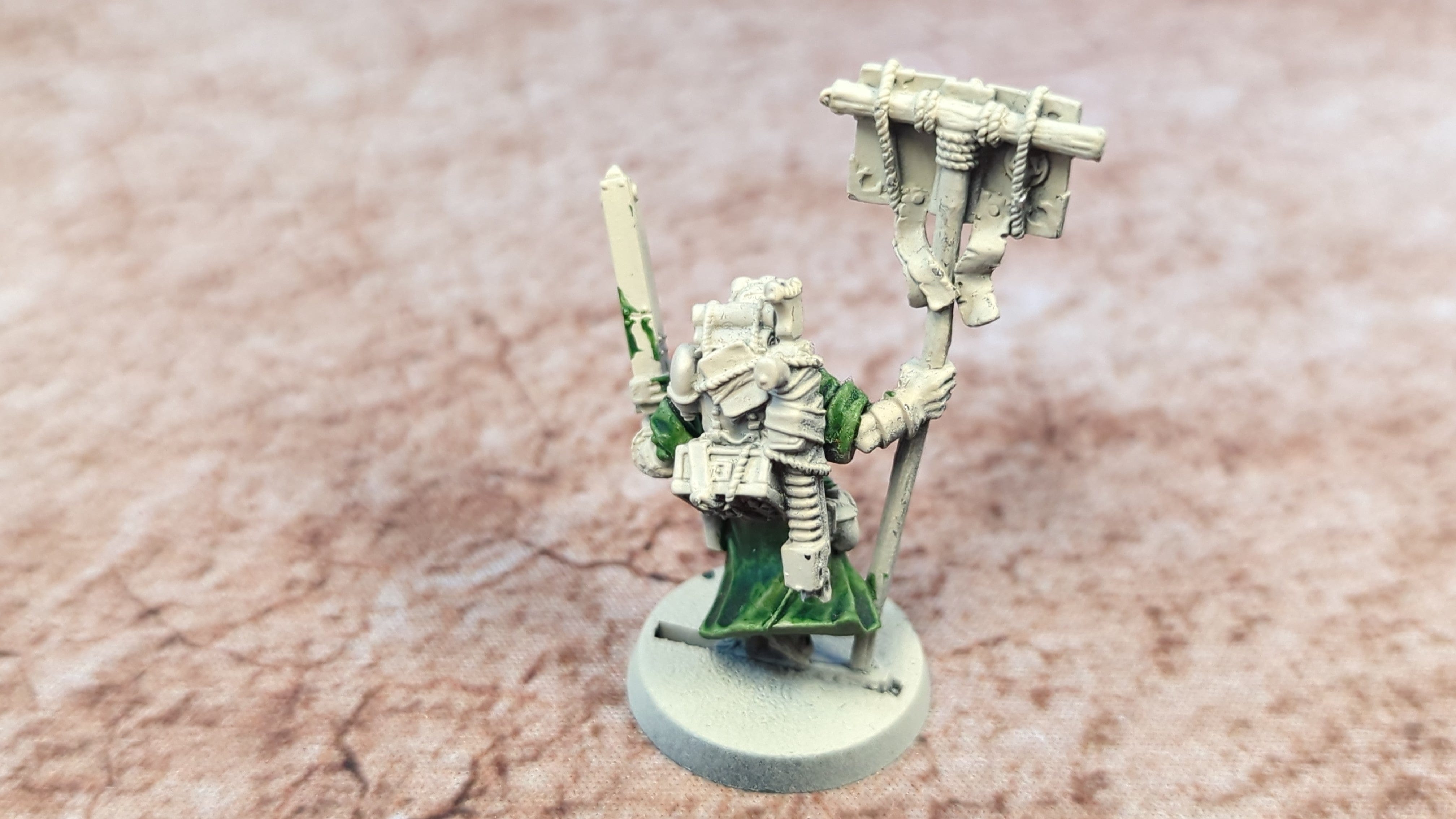 Warhammer 40k Astra Militarum Missionary with Chainsaw Sword (OOP Metal) x1