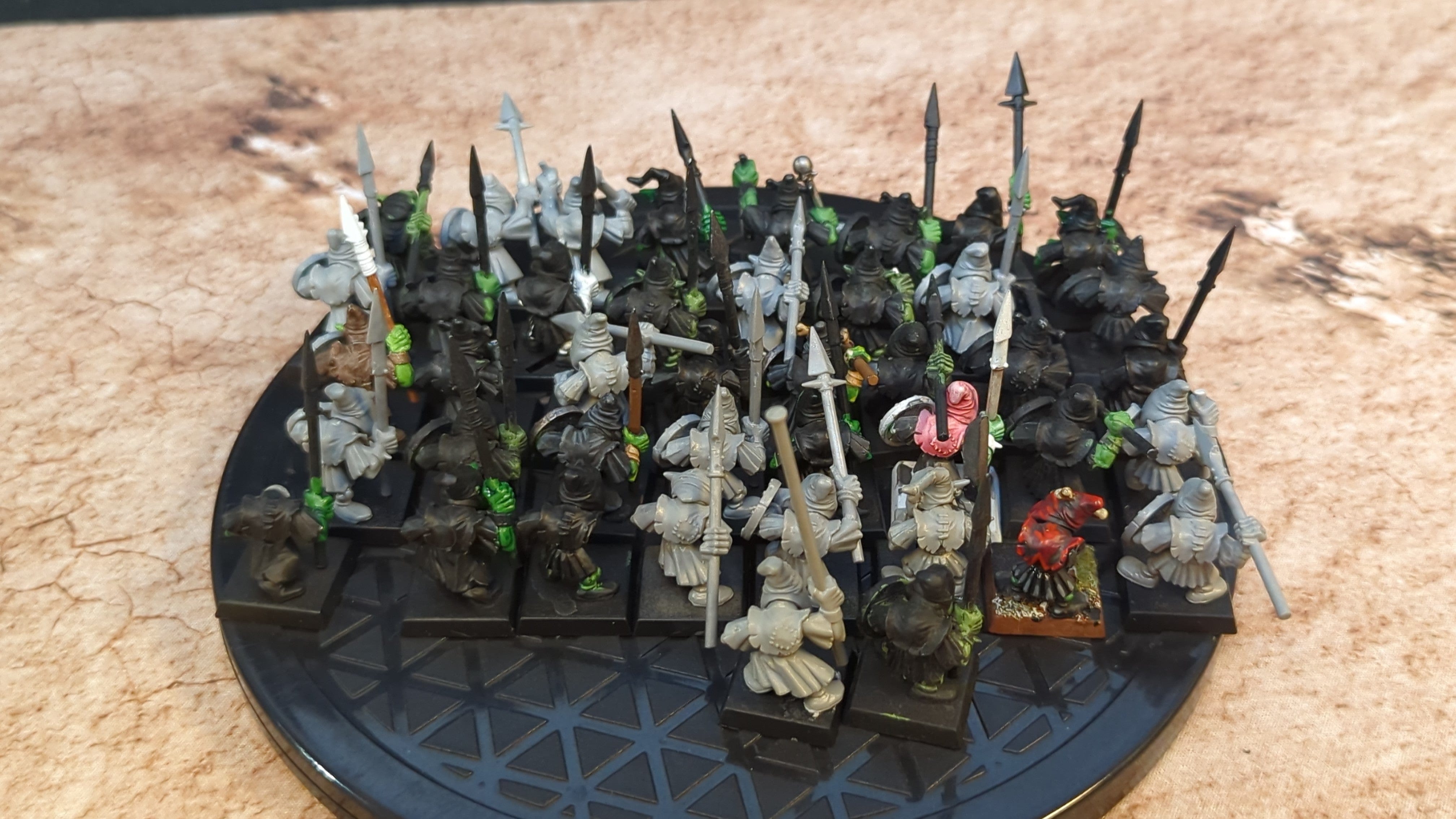 The Old World Orc & Goblin Tribes: Night Goblin Mobs x40
