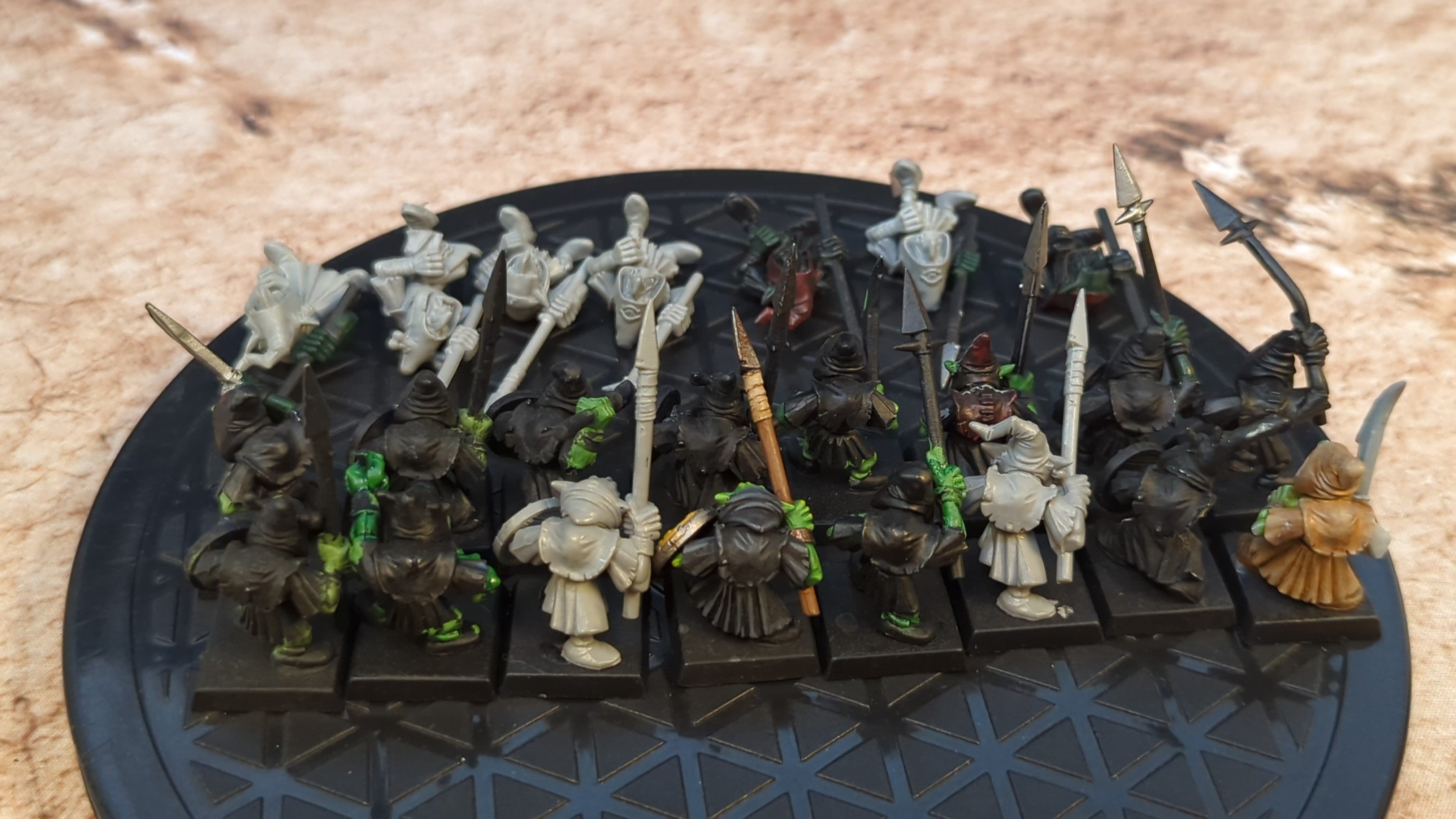 The Old World Orc & Goblin Tribes: Night Goblin Mobs x20