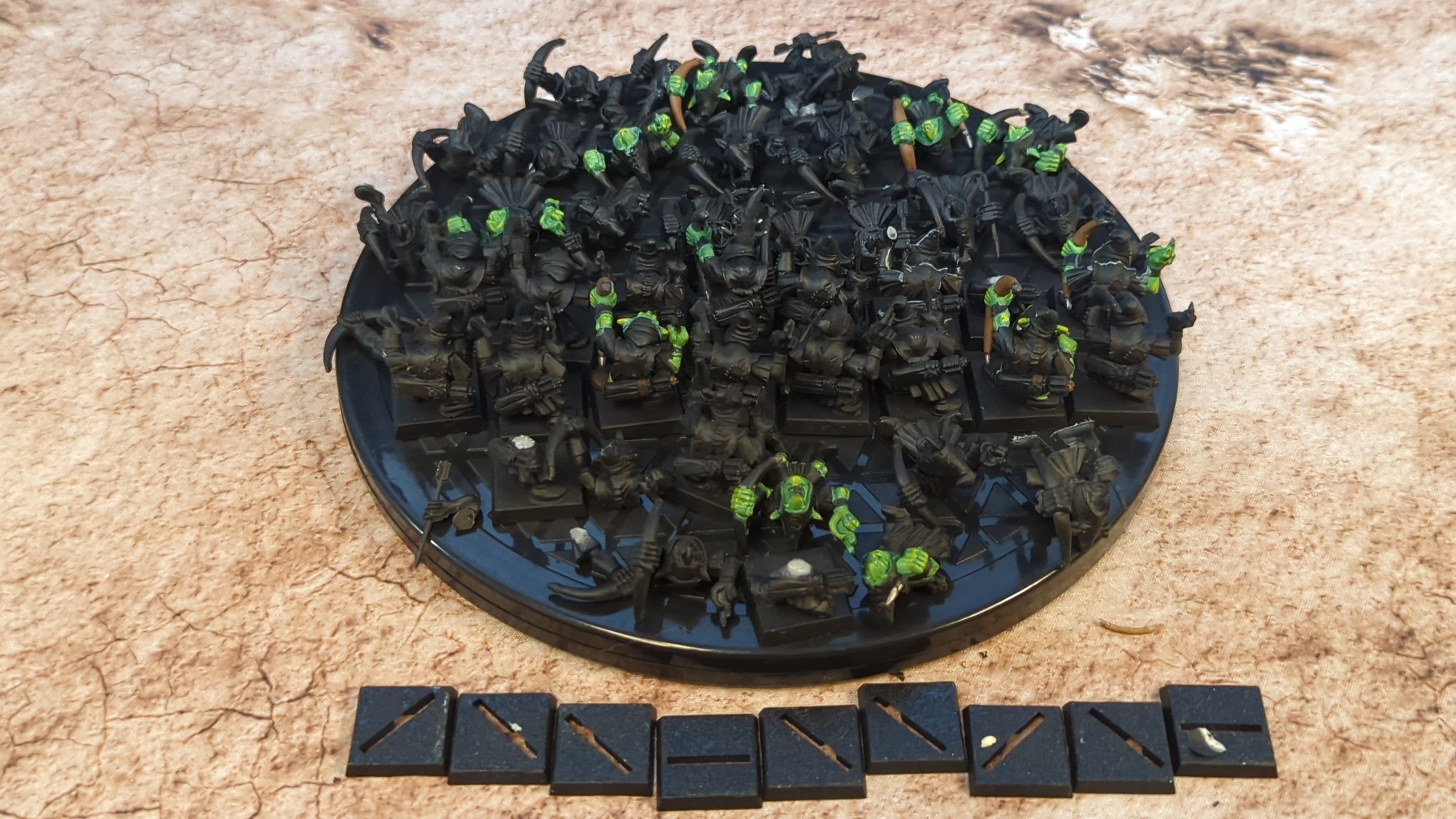 The Old World Orc & Goblin Tribes: Night Goblin Mobs x40