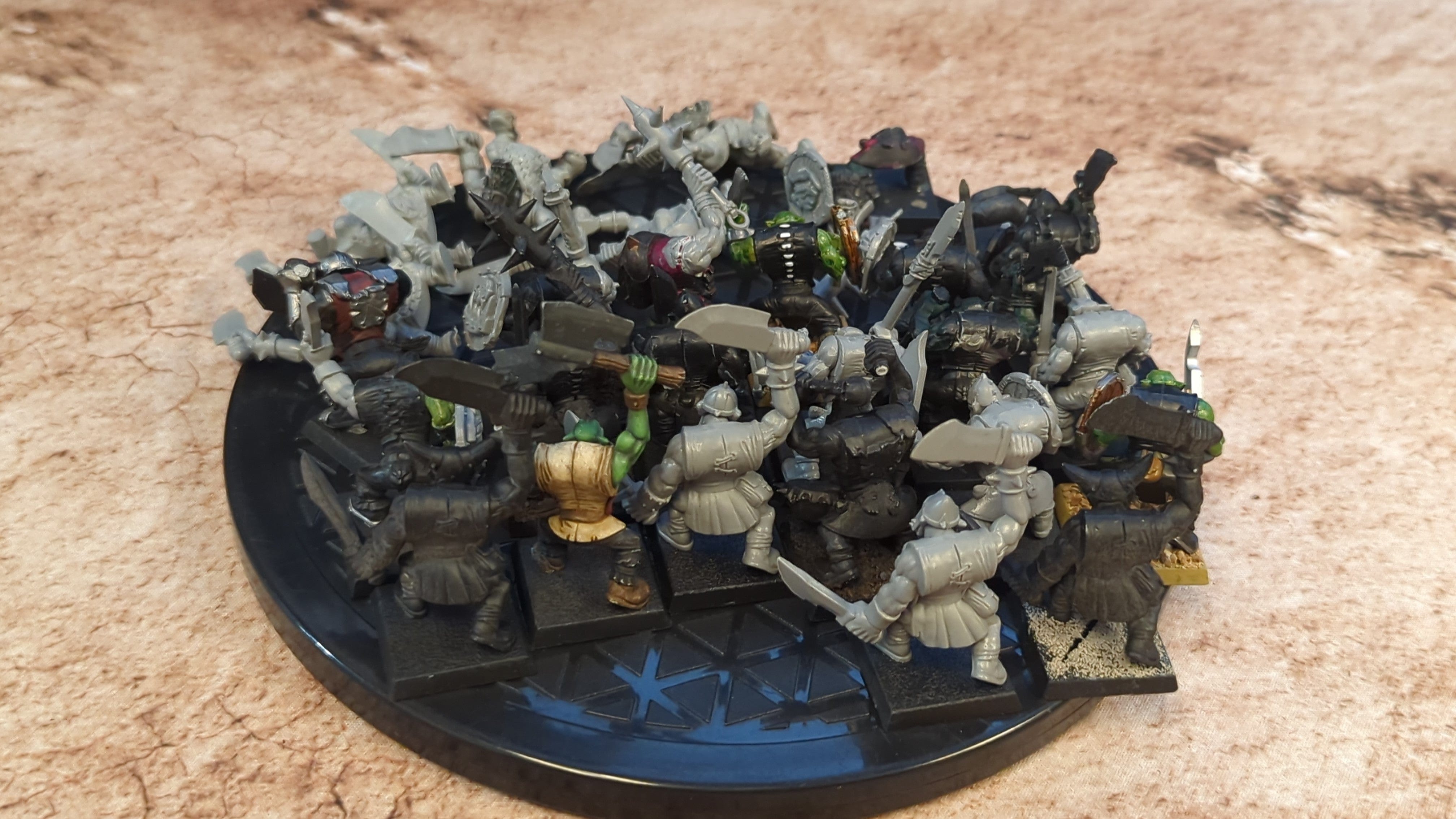 The Old World Orcs & Goblin Tribes Orc Boyz & Orc Arrer Boyz Mob x25