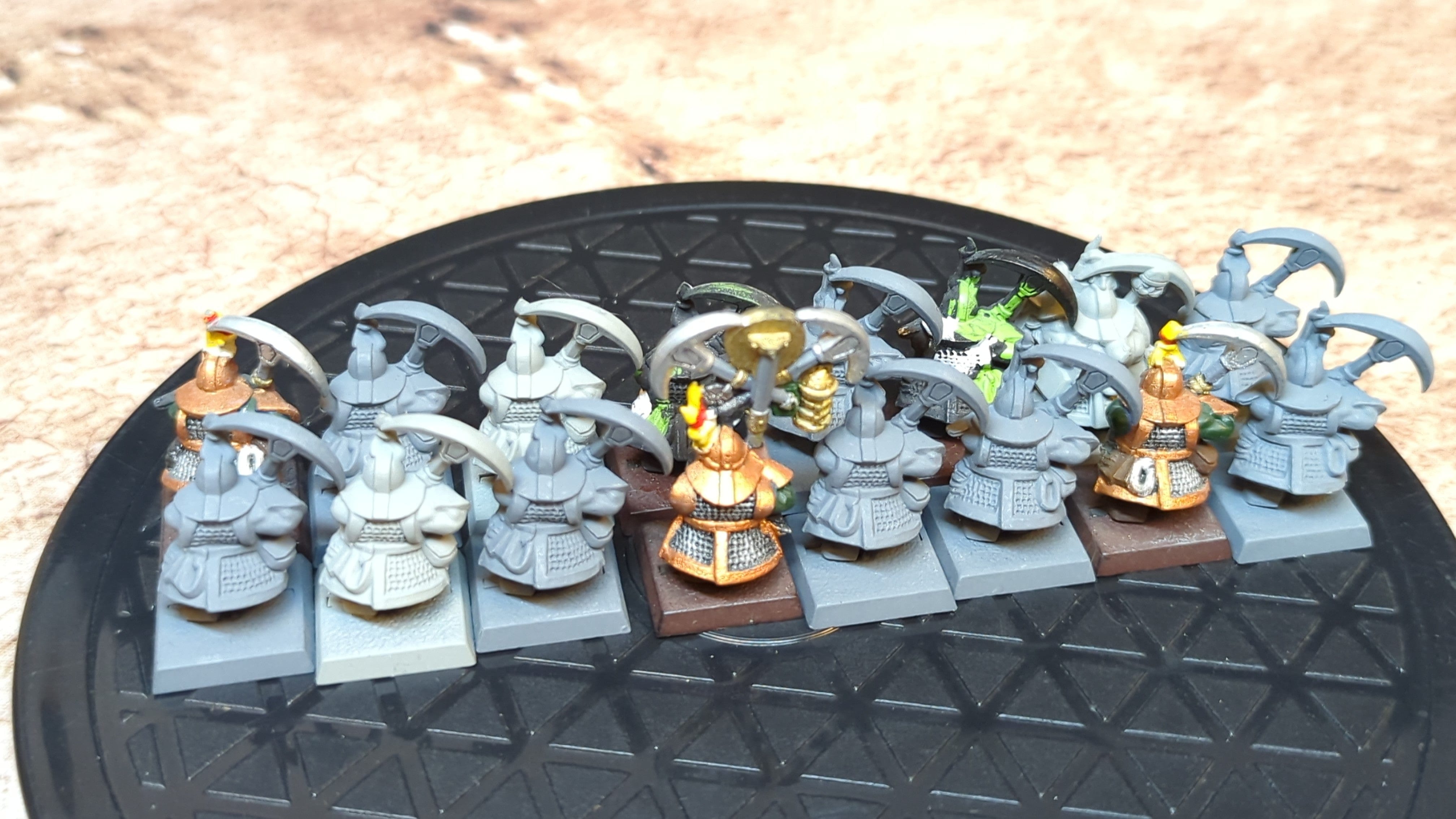 The Old World Dwarfen Mountain Holds : Dwarf Miners x16