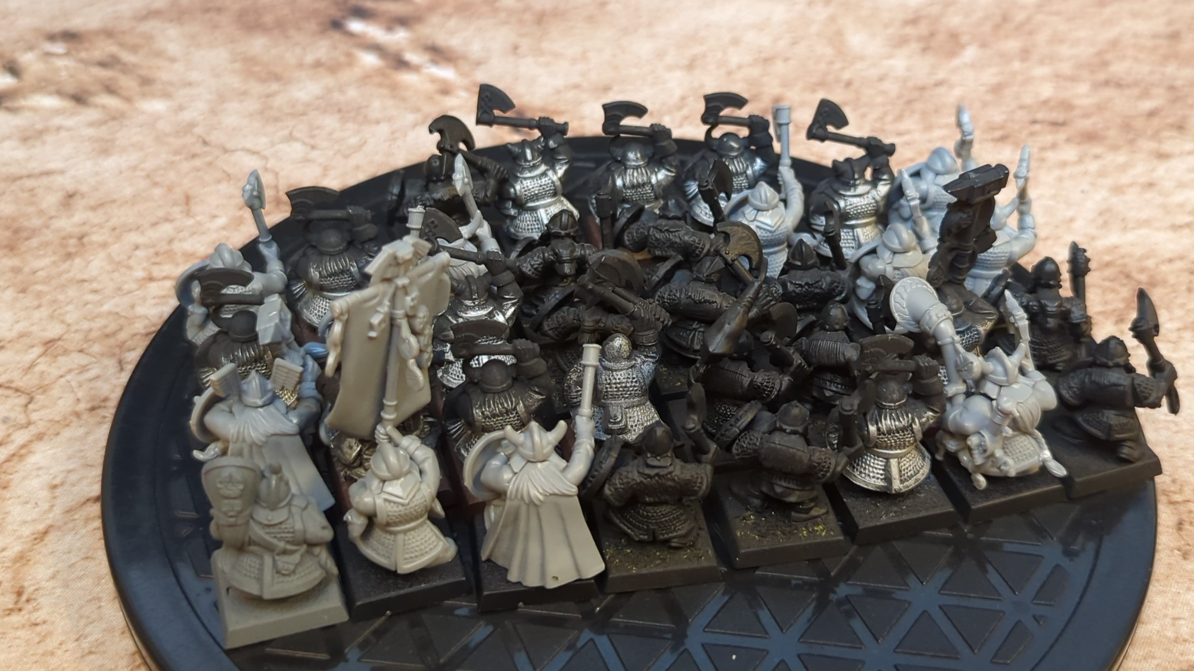 The Old World Dwarfen Mountain Holds : Dwarf Warriors x36