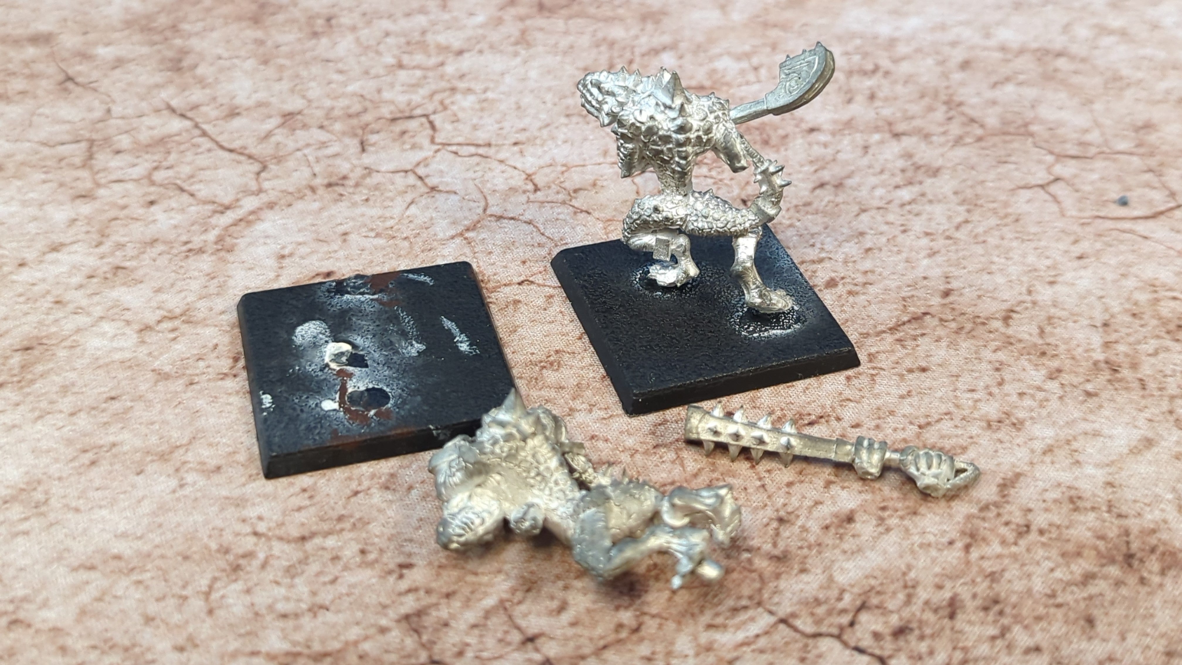 The Old World : Lizardmen Kroxigors (OOP Metal) x2