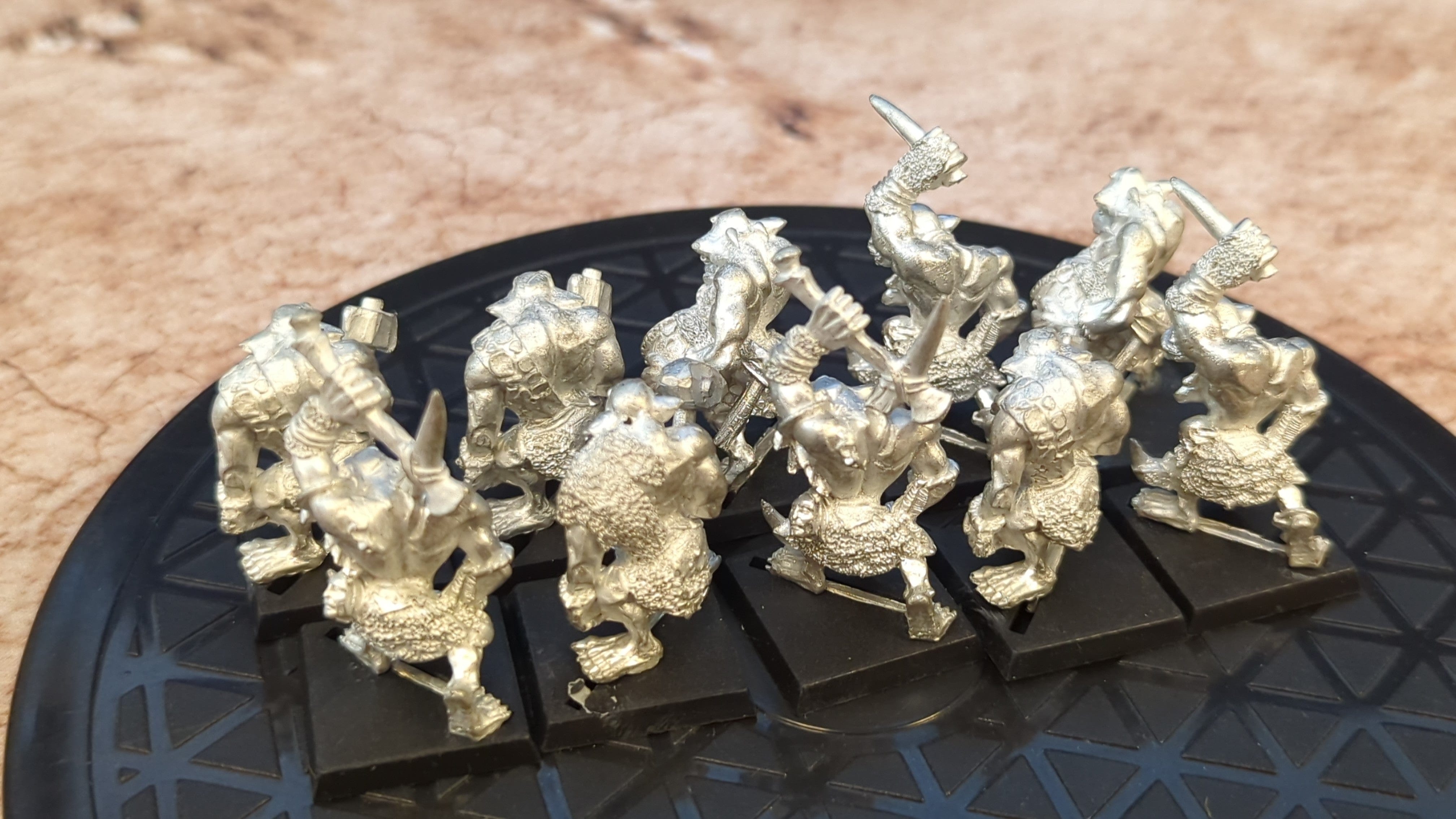 The Old World Savage orc mob (x10 oop metal) x10