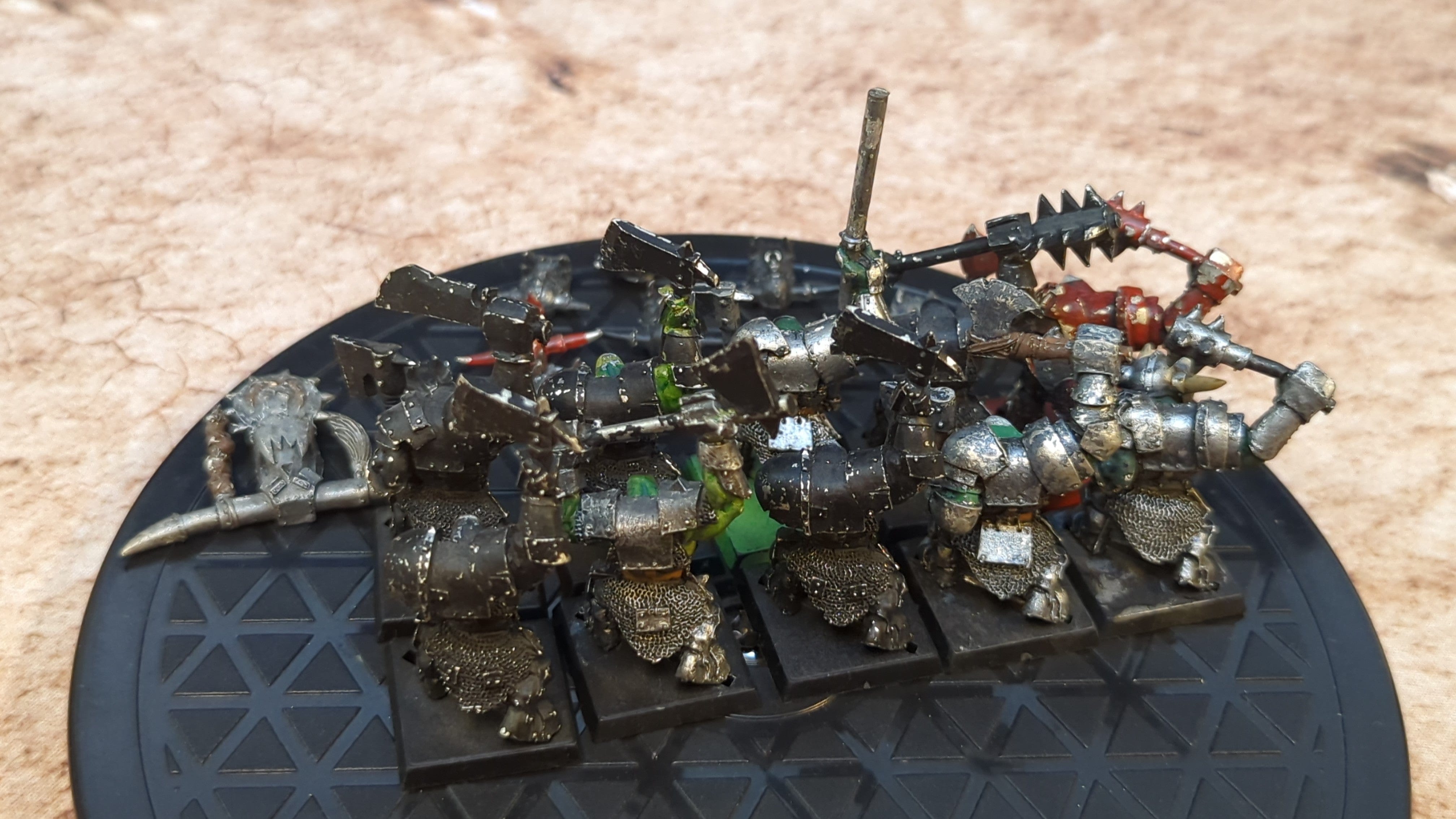 The Old World Orc & Goblin Tribes: Black Orc Mob (oop metal) x10