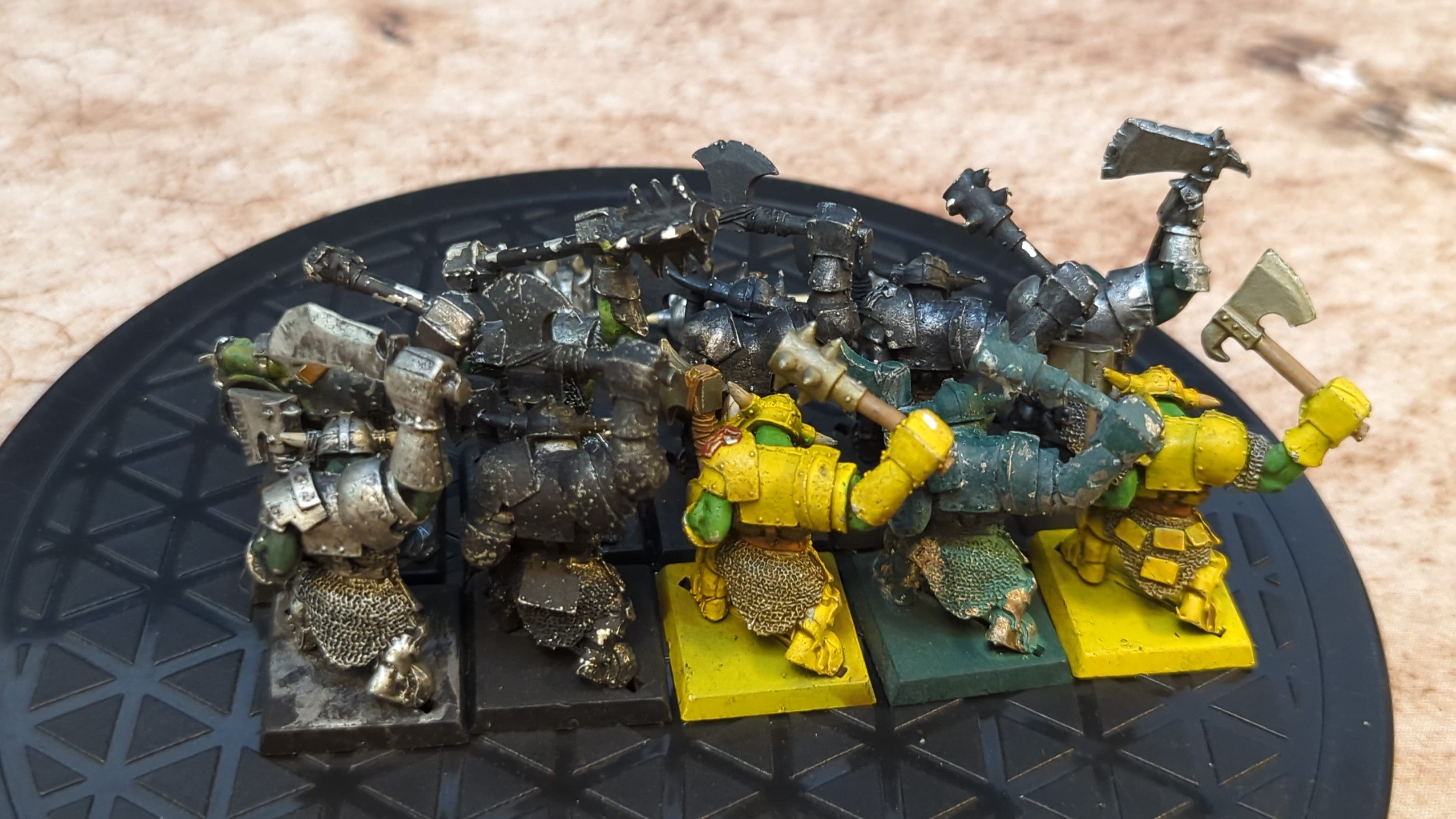 The Old World Orc & Goblin Tribes: Black Orc Mob (oop metal) x10