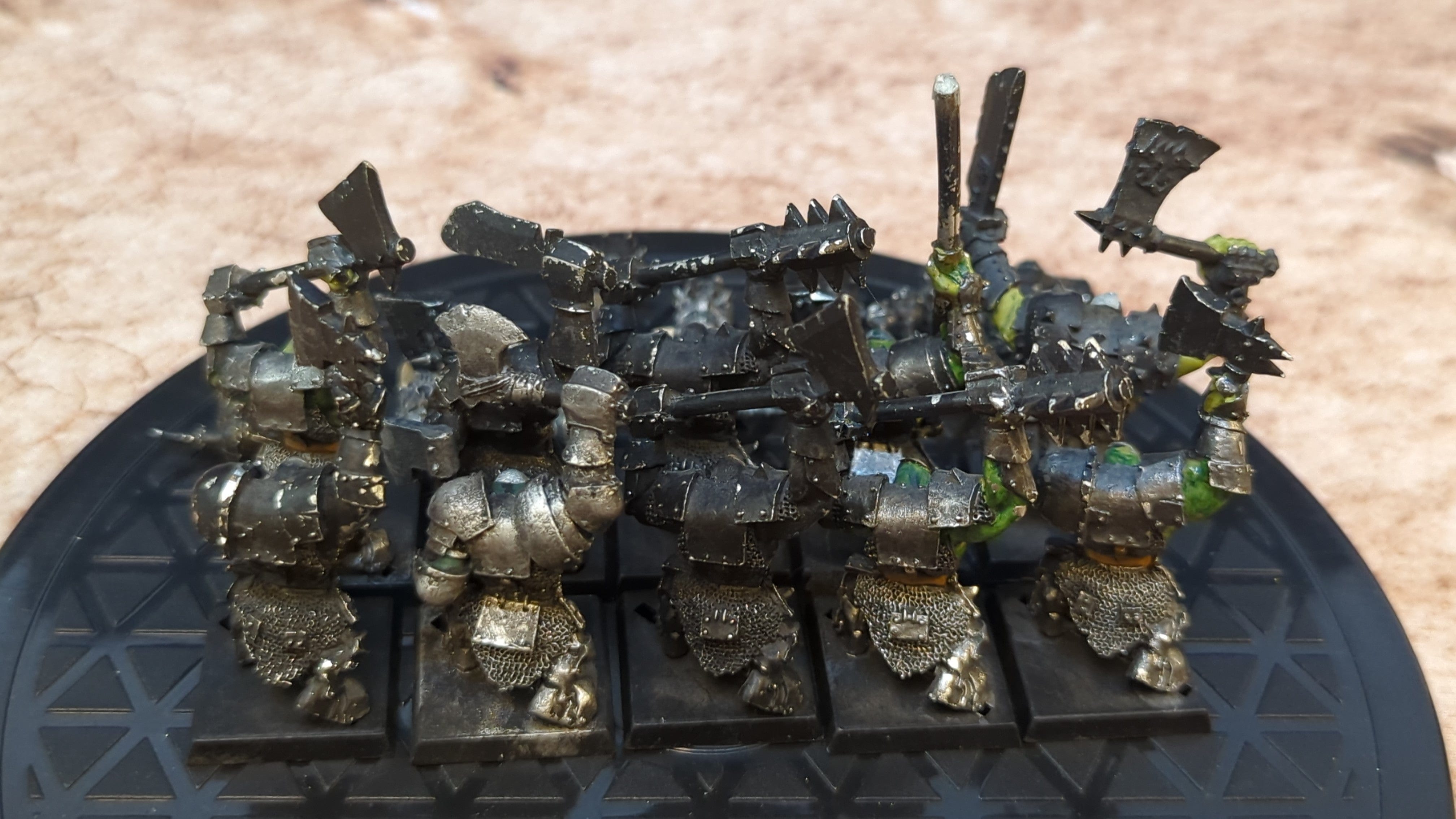 The Old World Orc & Goblin Tribes: Black Orc Mob (oop metal) x10