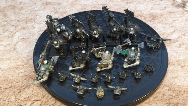 The Old World Orc & Goblin Tribes: Black Orc Mob (oop metal) x10