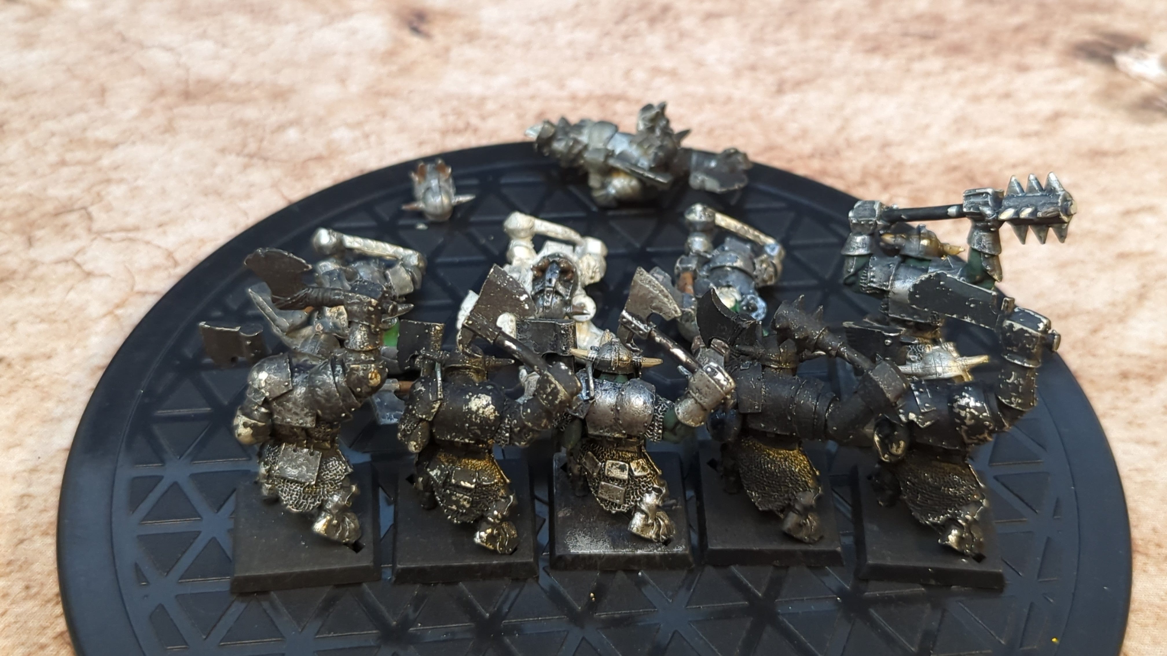 The Old World Orc & Goblin Tribes: Black Orc Mob (oop metal) x10