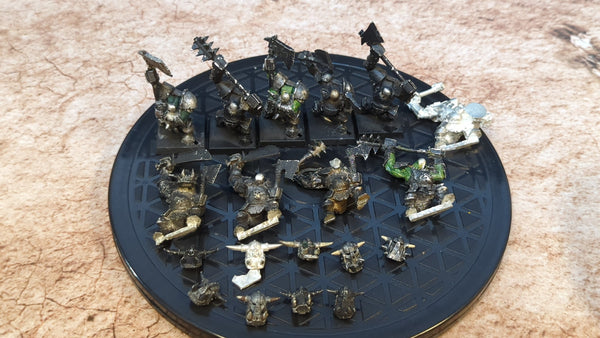 The Old World Orc & Goblin Tribes: Black Orc Mob (oop metal) x10