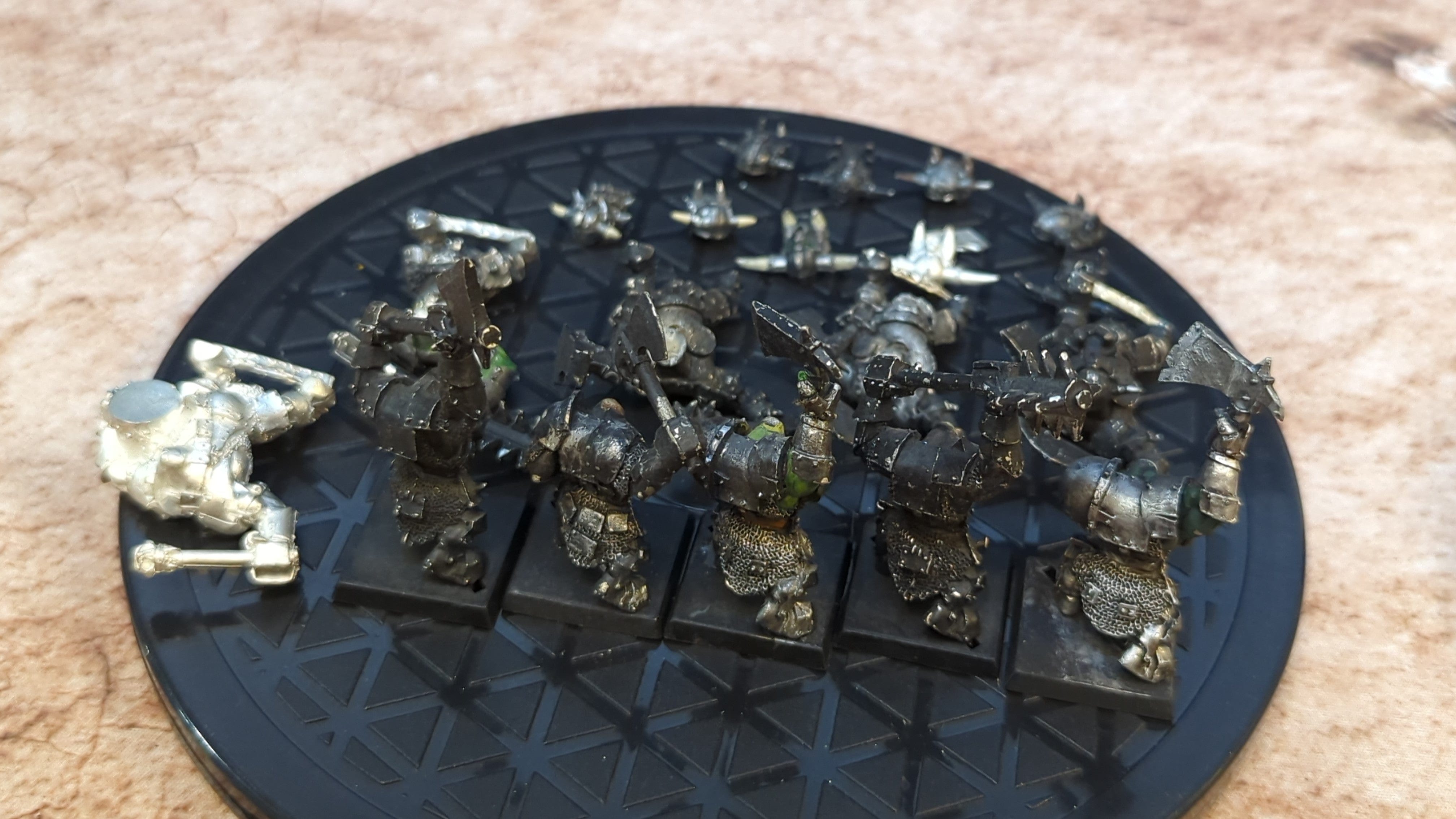 The Old World Orc & Goblin Tribes: Black Orc Mob (oop metal) x10