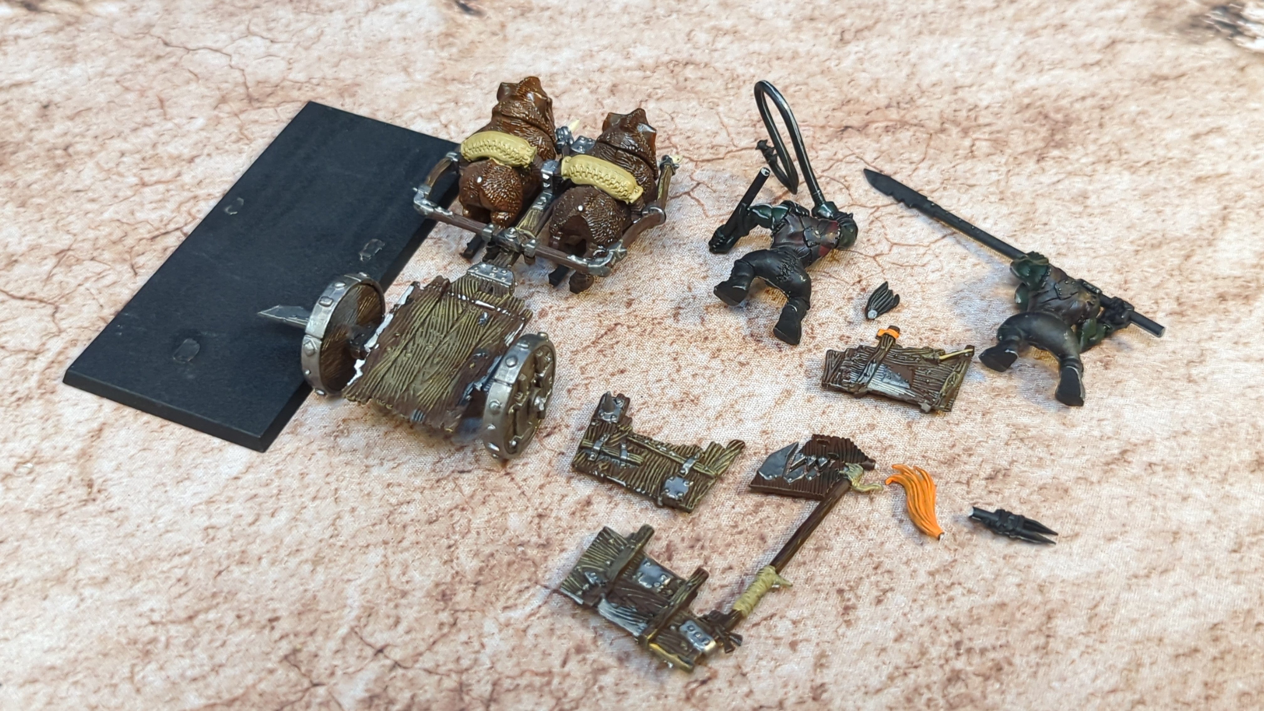 The Old World Orc & Goblin Tribes: Orc Boar Chariots x1