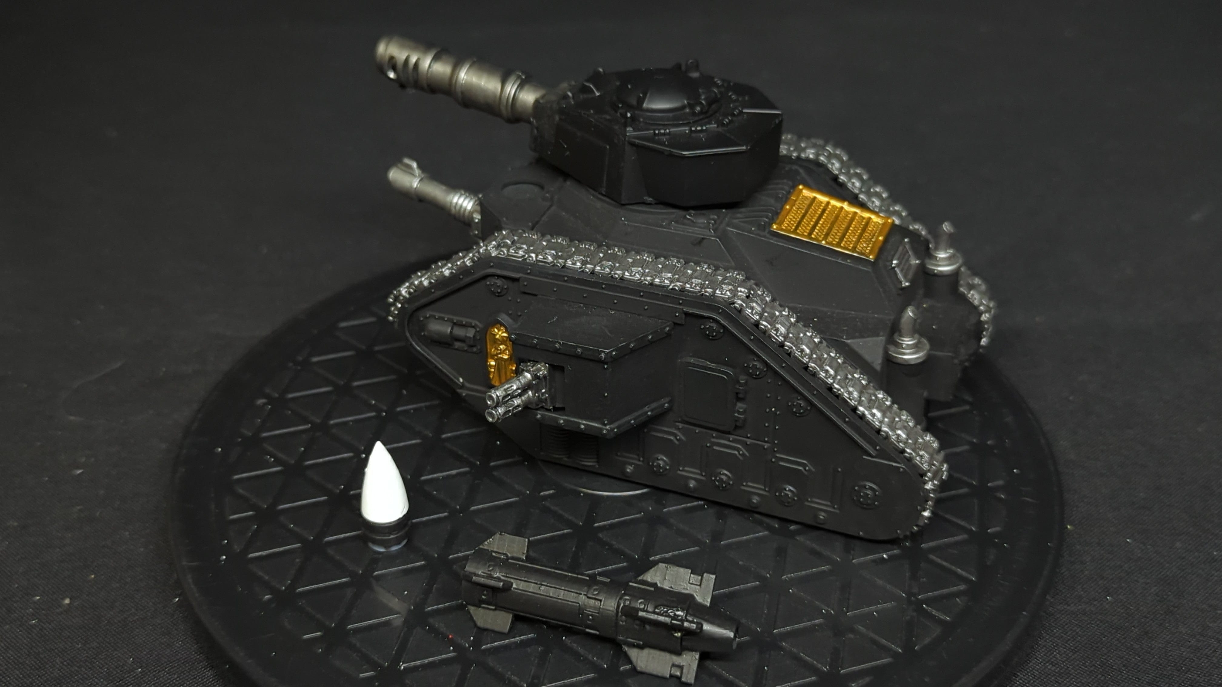 Warhammer 40k Leman Russ Battle Tank x1 Painted