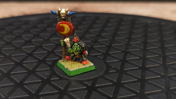 The Old World Orc & Goblin Tribes Night Goblin Shaman (OOP Metal) x1