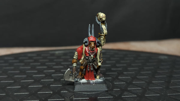 The Old World Beastmen Brayherds Beastman Shaman (OOP Metal) x1