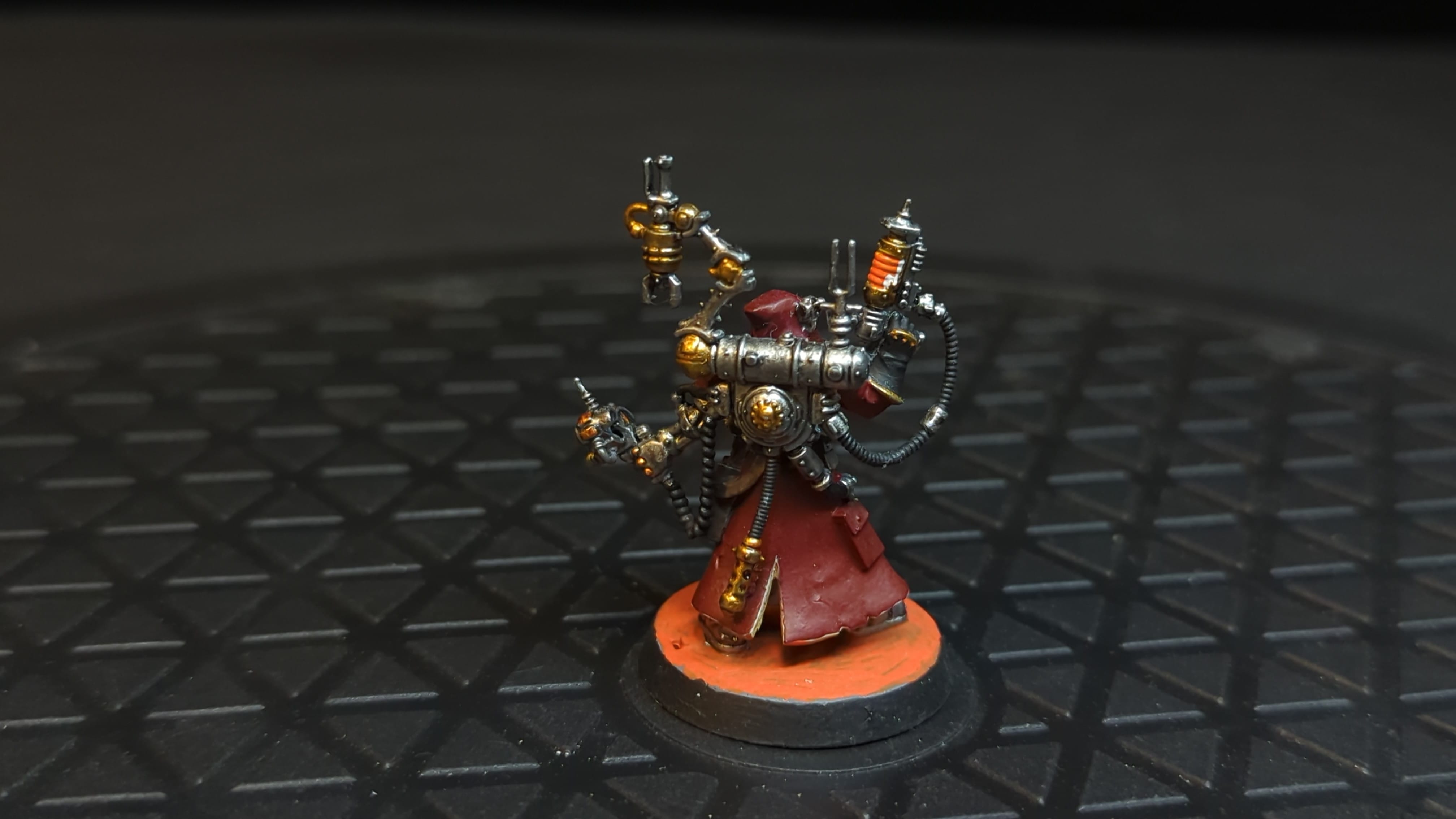 Warhammer 40k Adeptus Mechanicus Technoarchaeologist x1 Painted