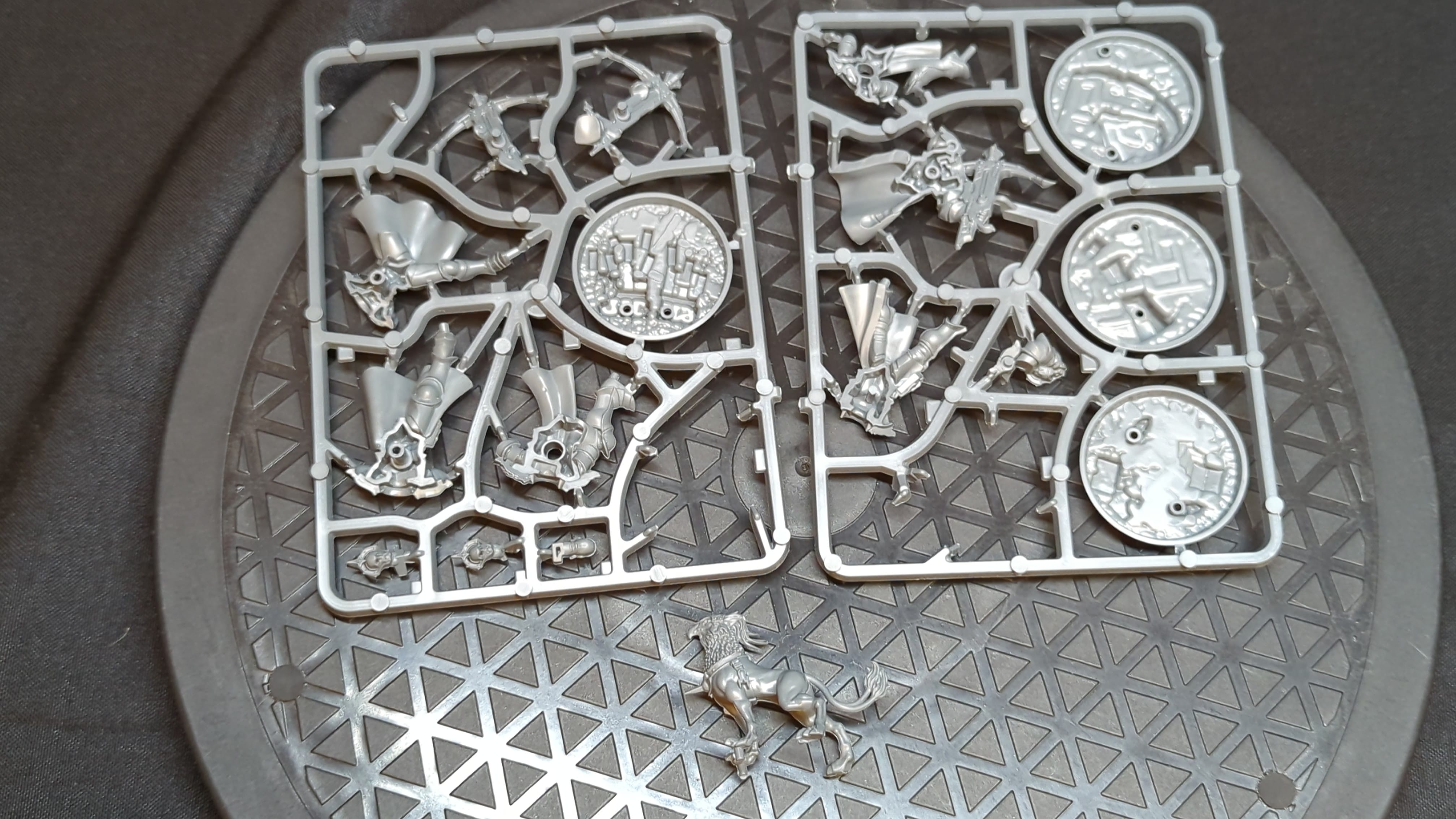 Age of Sigmar Stormcast Eternals Easy to Build Castigators with Gryph-hound x4