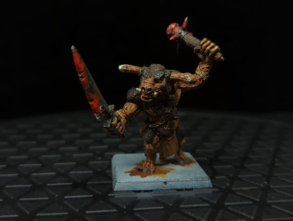 The Old World Beastmen Brayherds Minotaur (OOP Metal) x1 OOP Painted