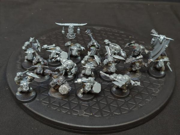 The Old World Orc & Goblin Tribes: Black Orc Mob x17